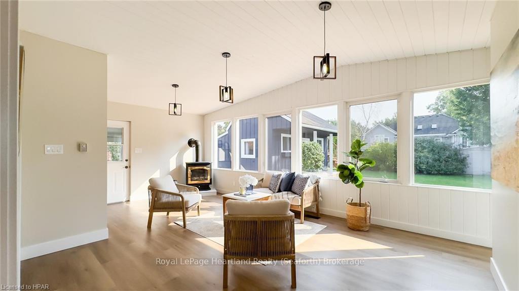 Photo 15 of 22 Hamilton Street, Bluewater, Bayfield — HOMEH