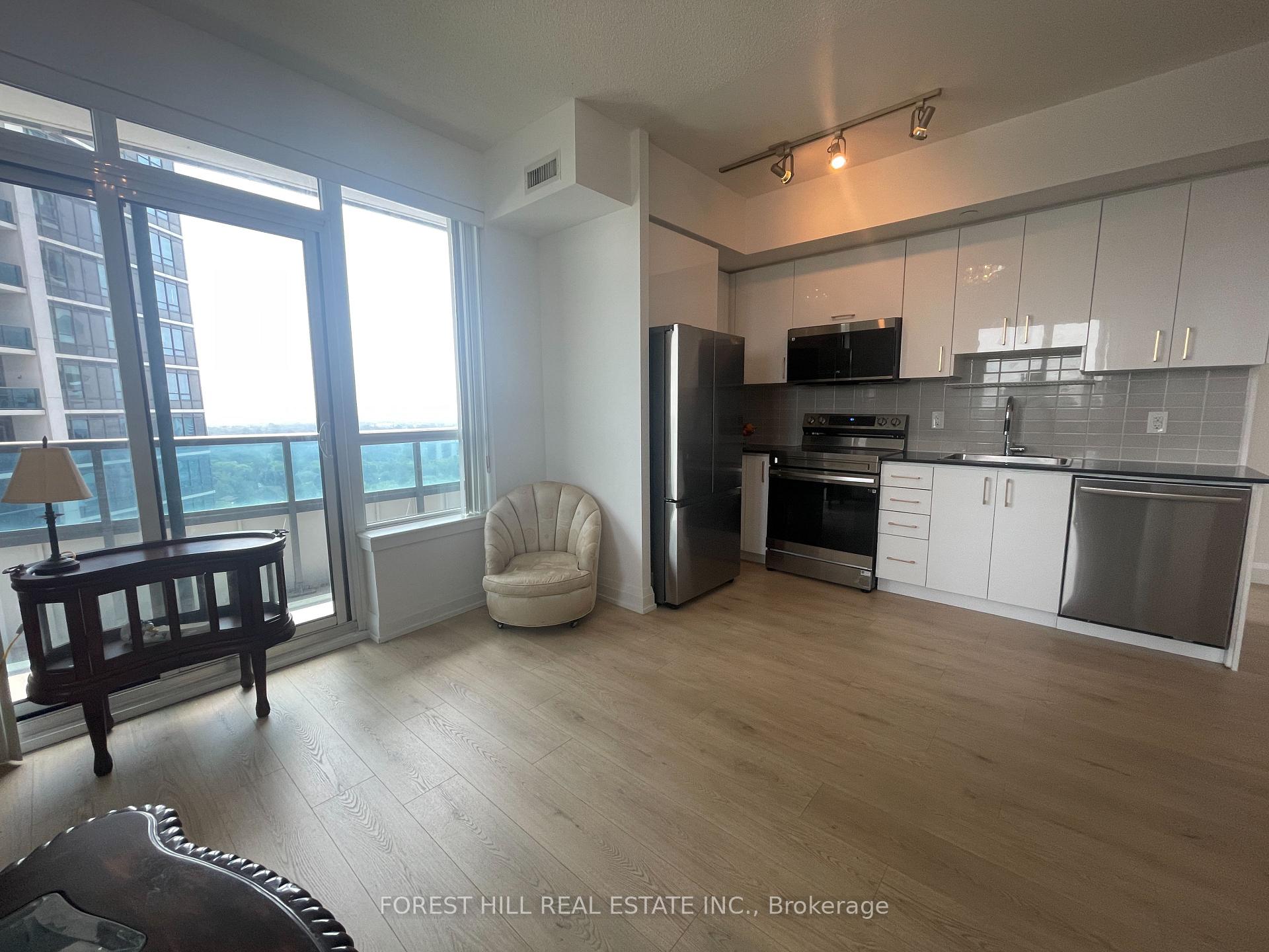 Photo 7 of Unit 1701, 7171 Yonge Street, Markham, Thornhill — HOMEH