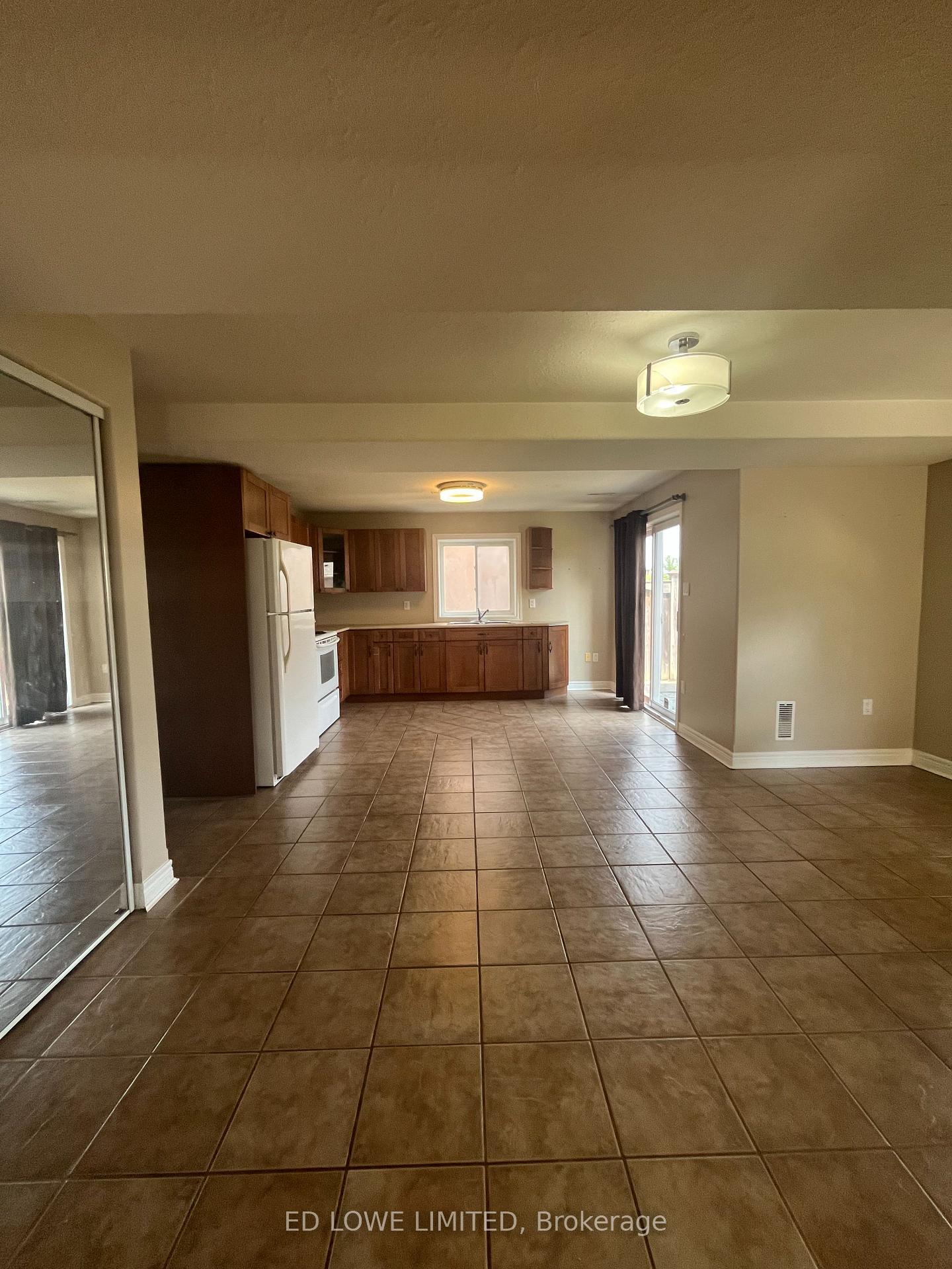 Photo 10 of Unit Basement, 165 Crompton Drive, Barrie, Little Lake — HOMEH