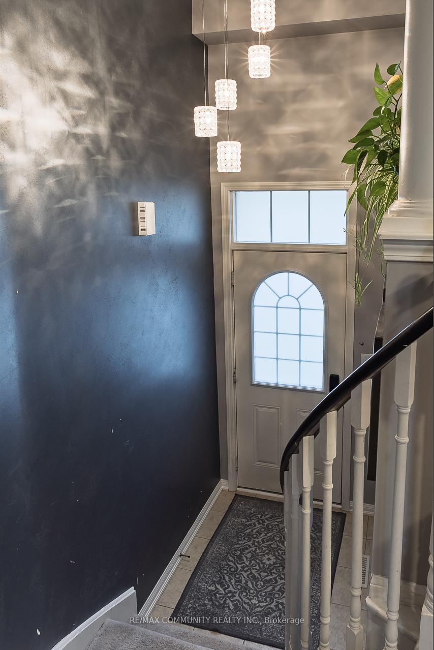Photo 3 of 56 Farmstead Drive, Clarington, Bowmanville — HOMEH