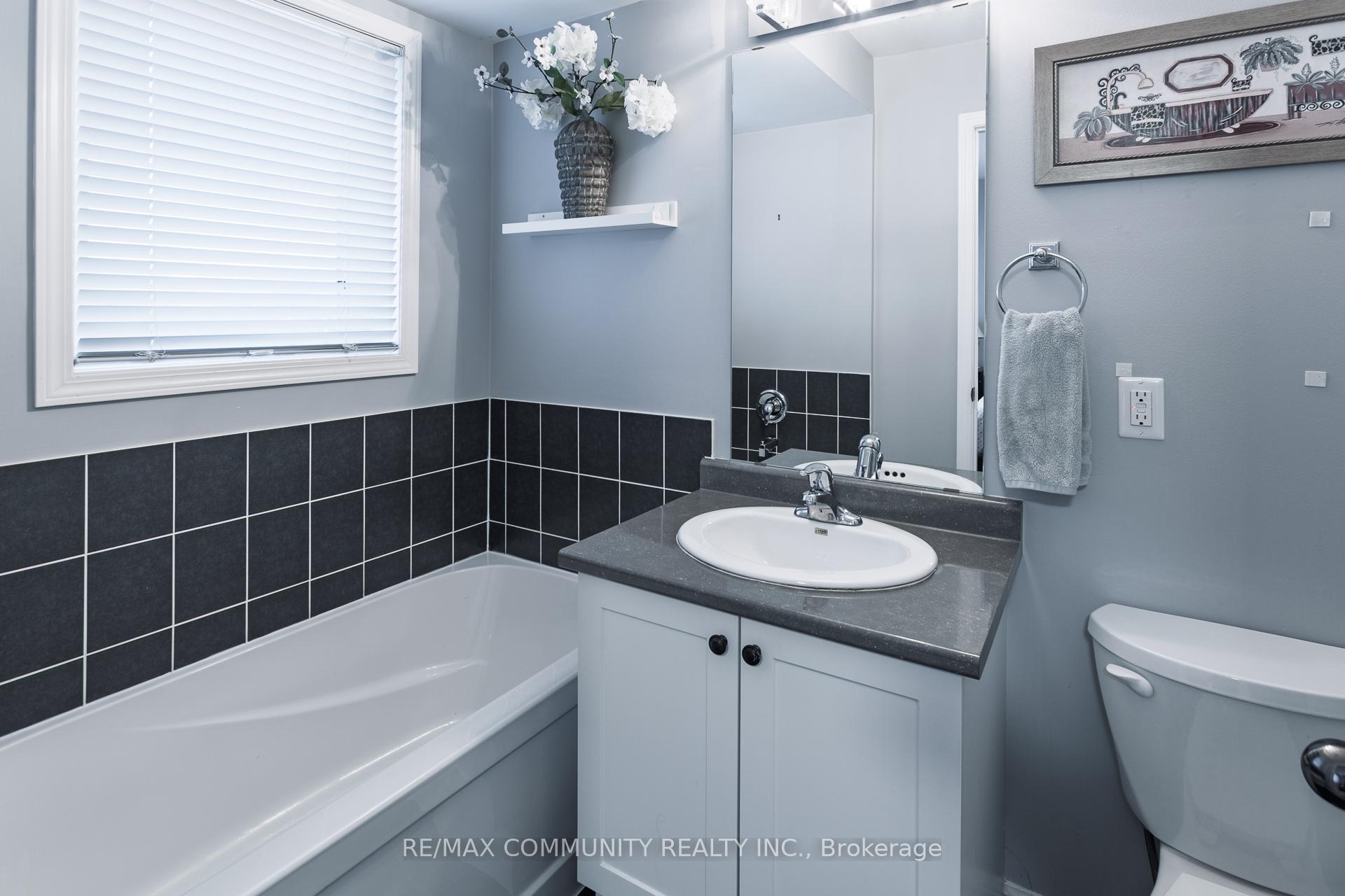 Photo 7 of 56 Farmstead Drive, Clarington, Bowmanville — HOMEH