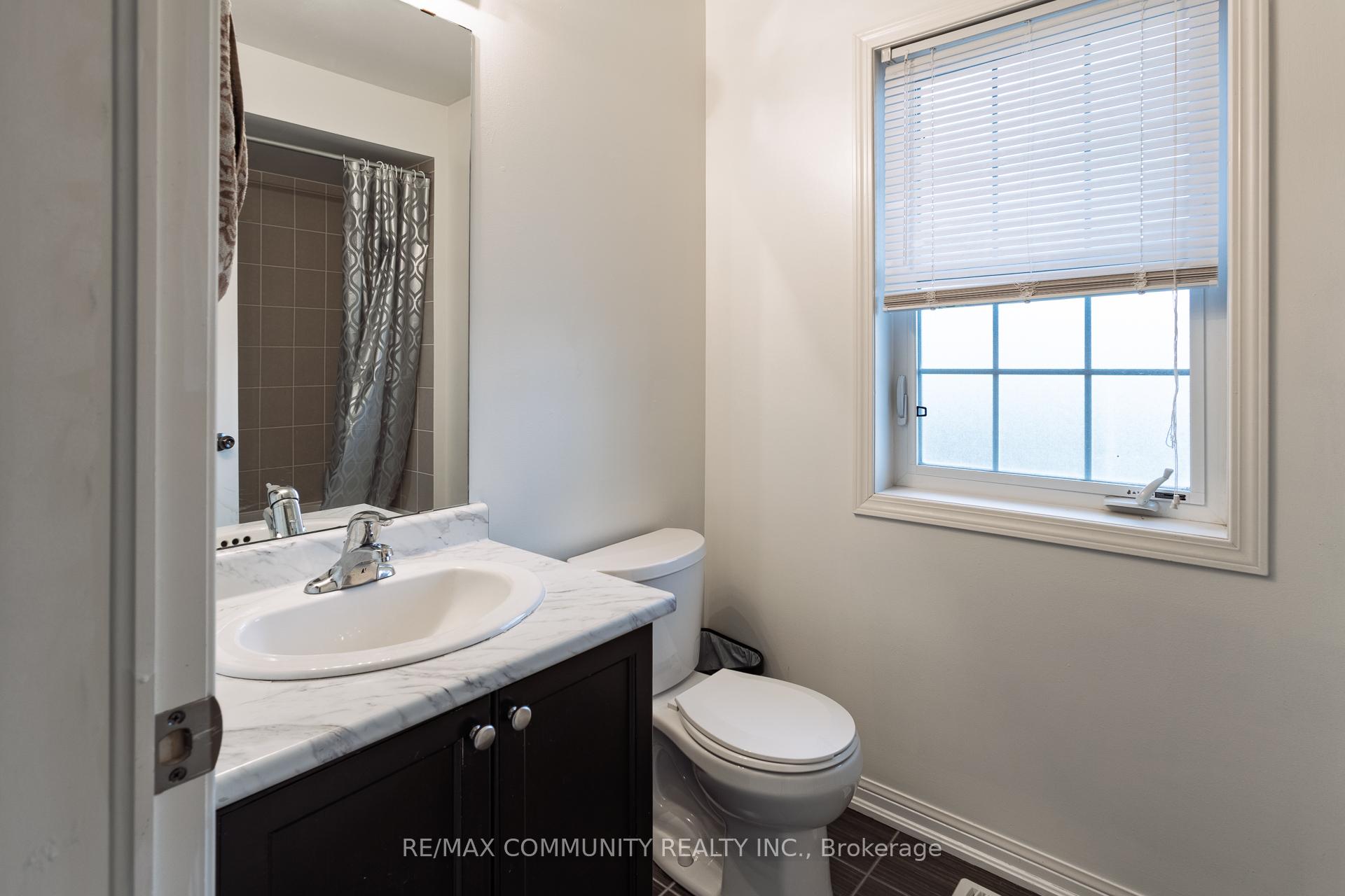 Photo 11 of 56 Farmstead Drive, Clarington, Bowmanville — HOMEH