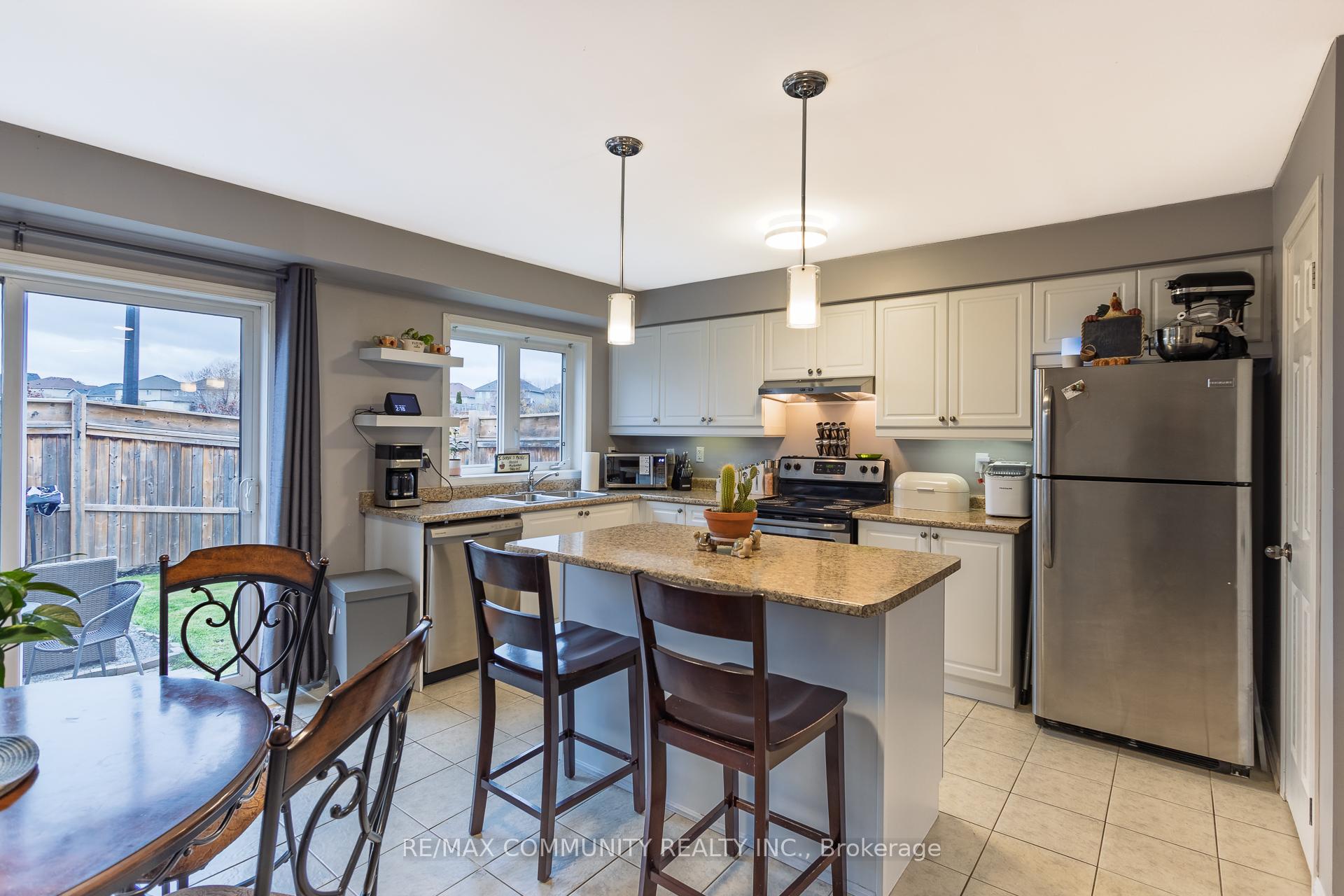 Photo 16 of 56 Farmstead Drive, Clarington, Bowmanville — HOMEH