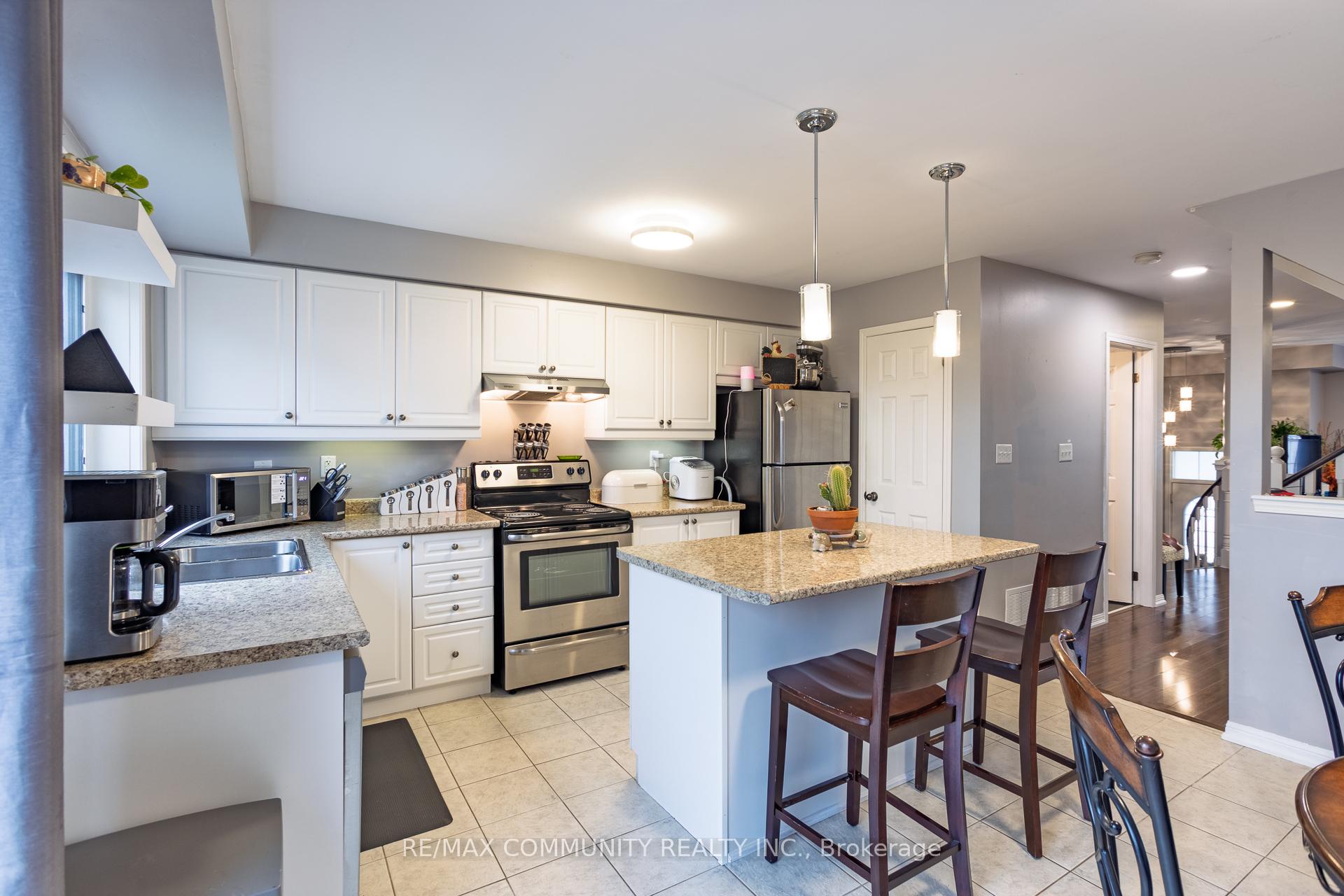 Photo 20 of 56 Farmstead Drive, Clarington, Bowmanville — HOMEH
