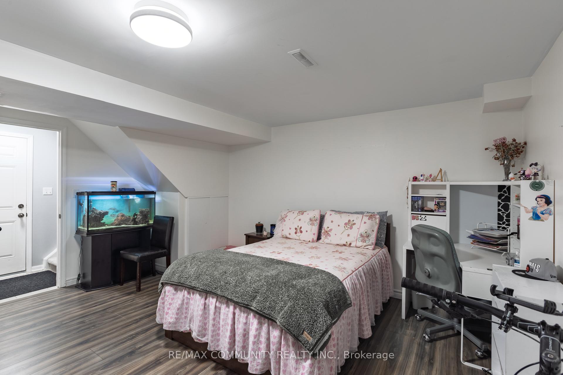 Photo 28 of 56 Farmstead Drive, Clarington, Bowmanville — HOMEH