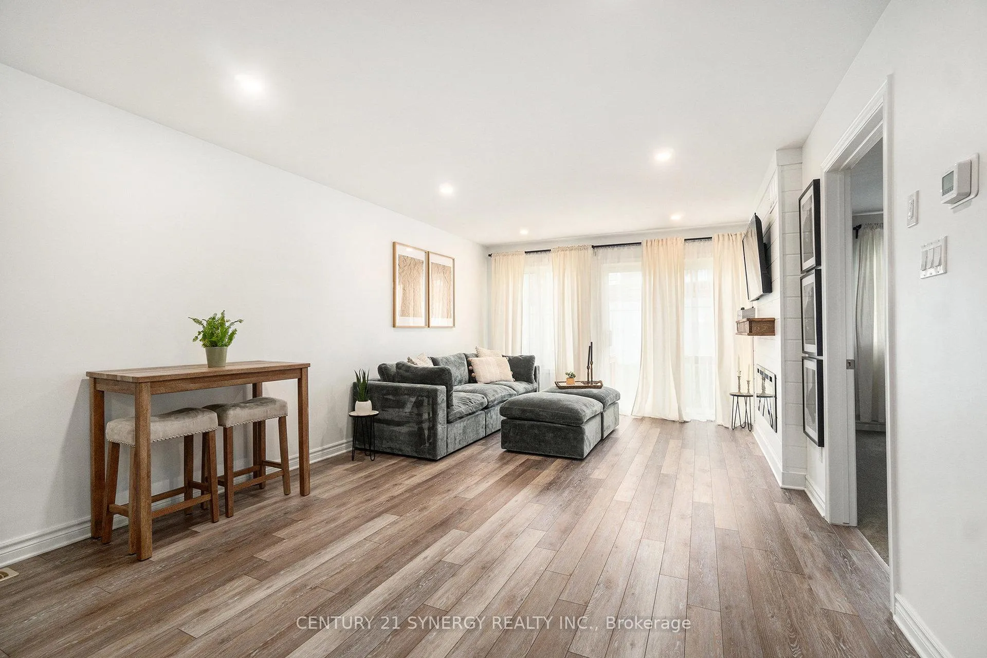 Photo 3 of 110 Seabert Drive, Arnprior — HOMEH