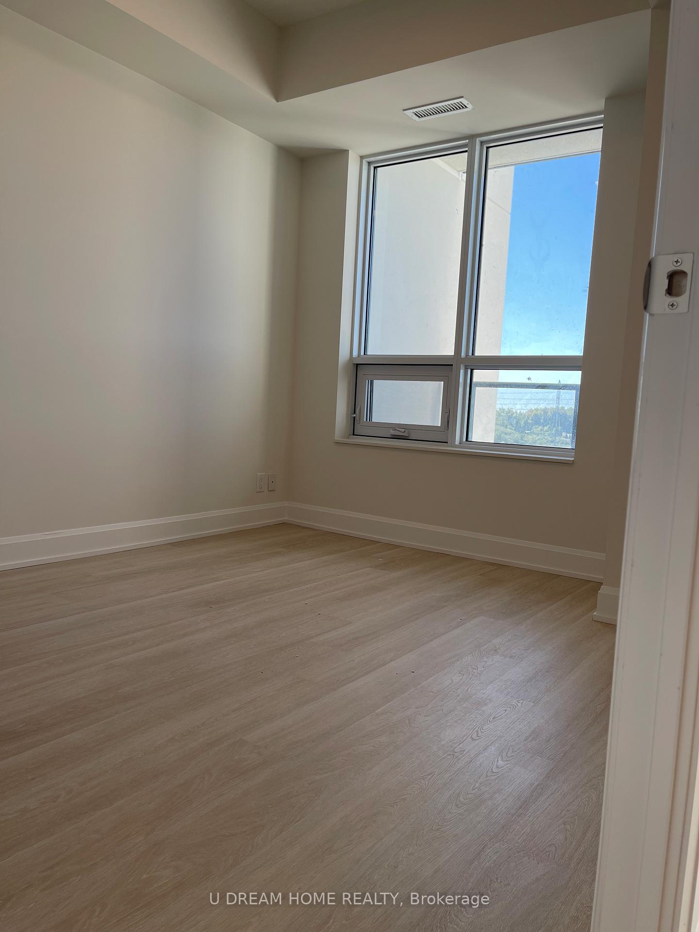 Photo 6 of Unit 610, 12 Gandhi Lane, Markham, Commerce Valley — HOMEH