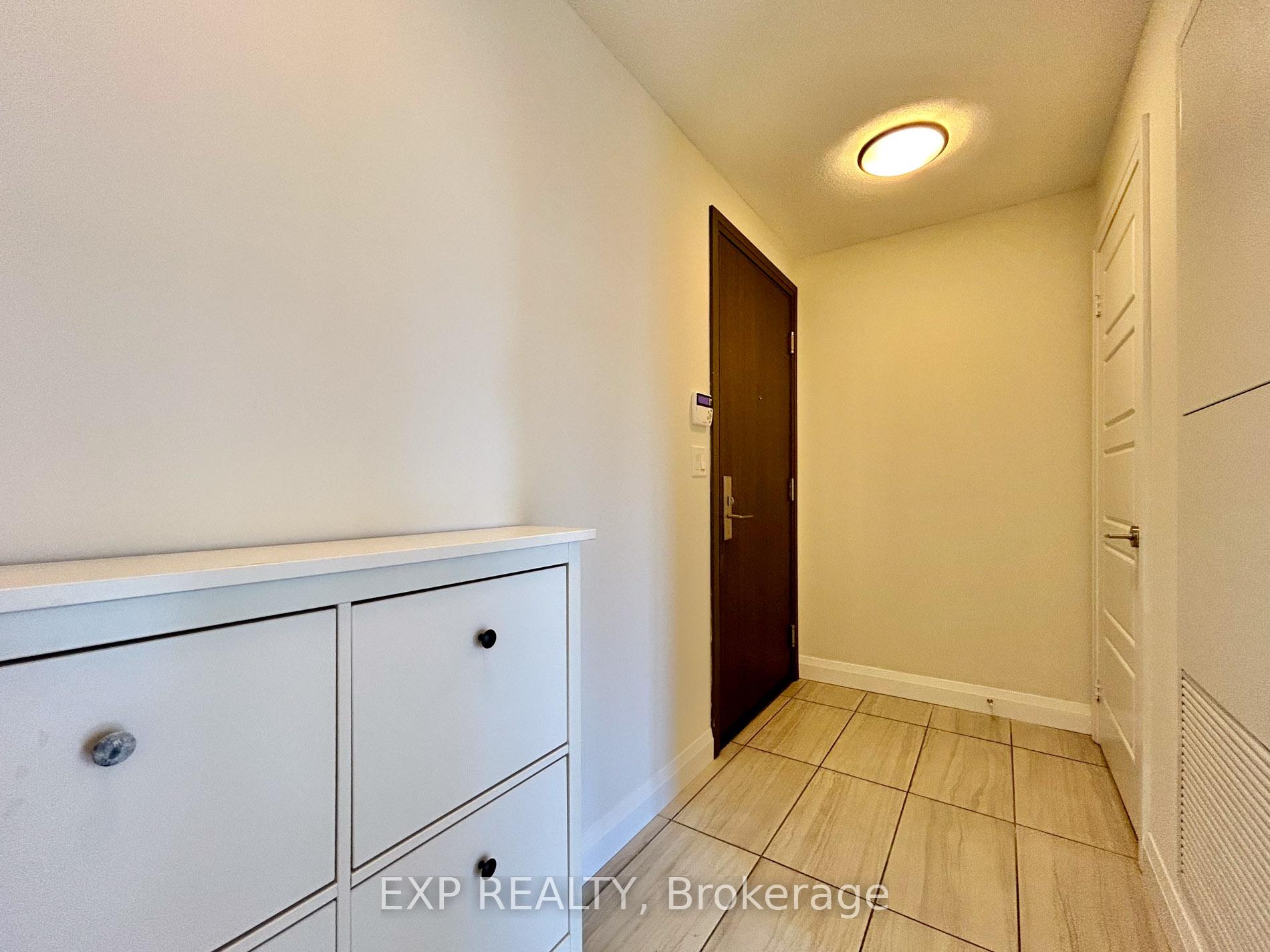 Photo 2 of Unit 705, 15 Water Walk Drive, Markham, Unionville — HOMEH