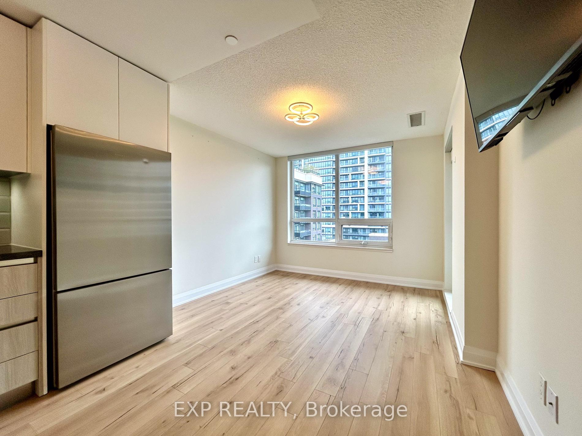 Photo 3 of Unit 705, 15 Water Walk Drive, Markham, Unionville — HOMEH