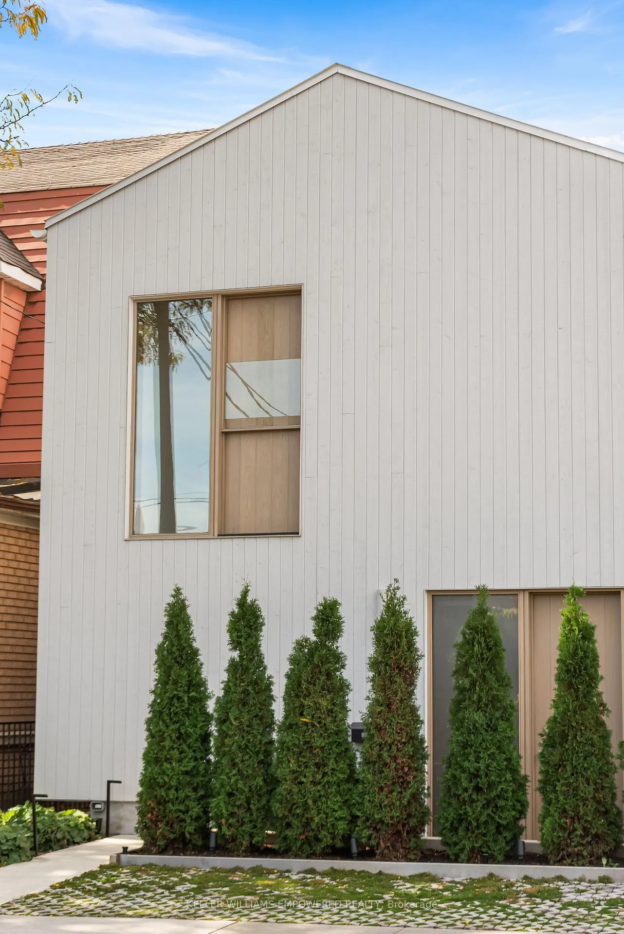 Photo 4 of Unit 2, 722 Lansdowne Avenue, Toronto, Dovercourt-Wallace Emerson-Junction — HOMEH