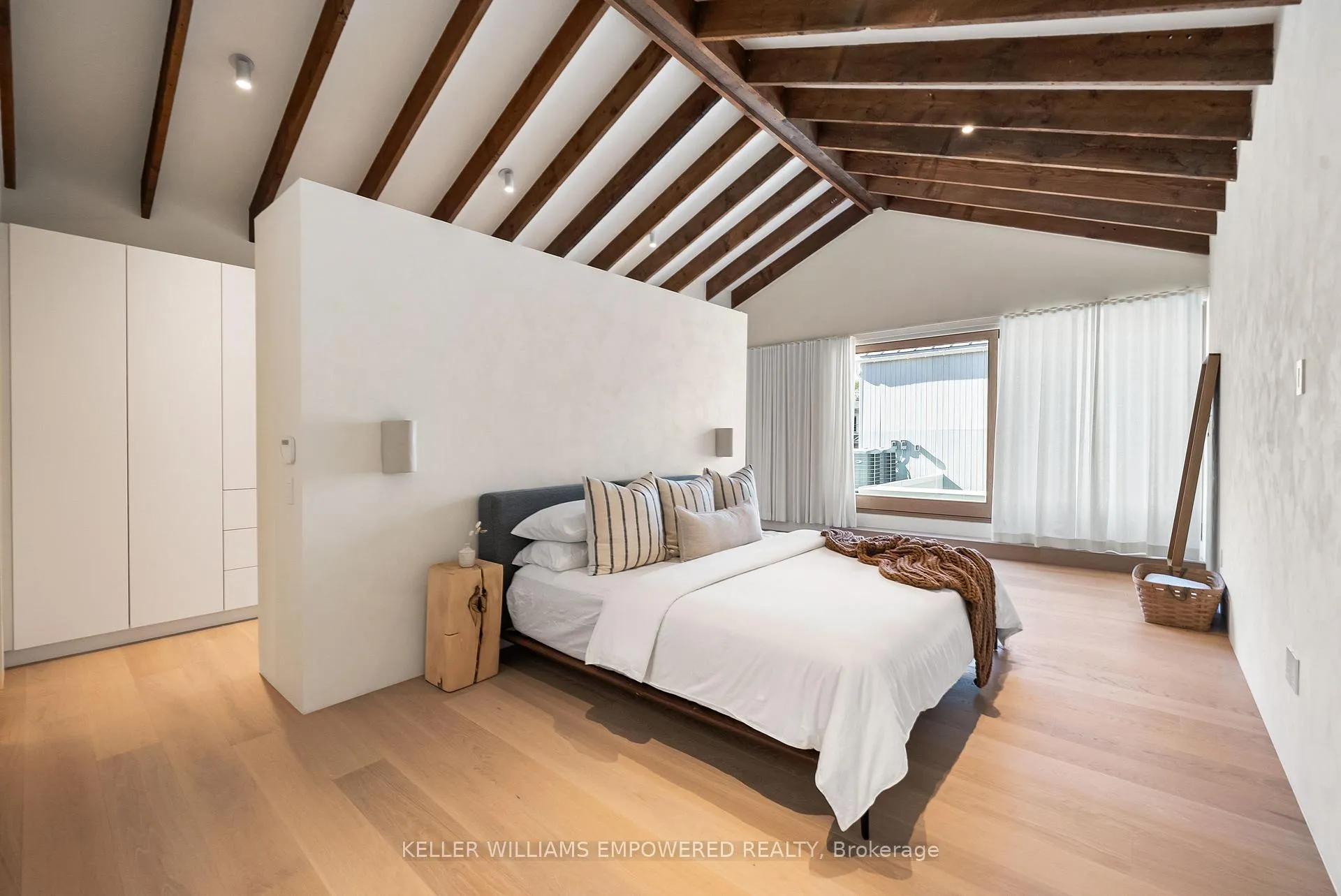 Photo 13 of Unit 2, 722 Lansdowne Avenue, Toronto, Dovercourt-Wallace Emerson-Junction — HOMEH
