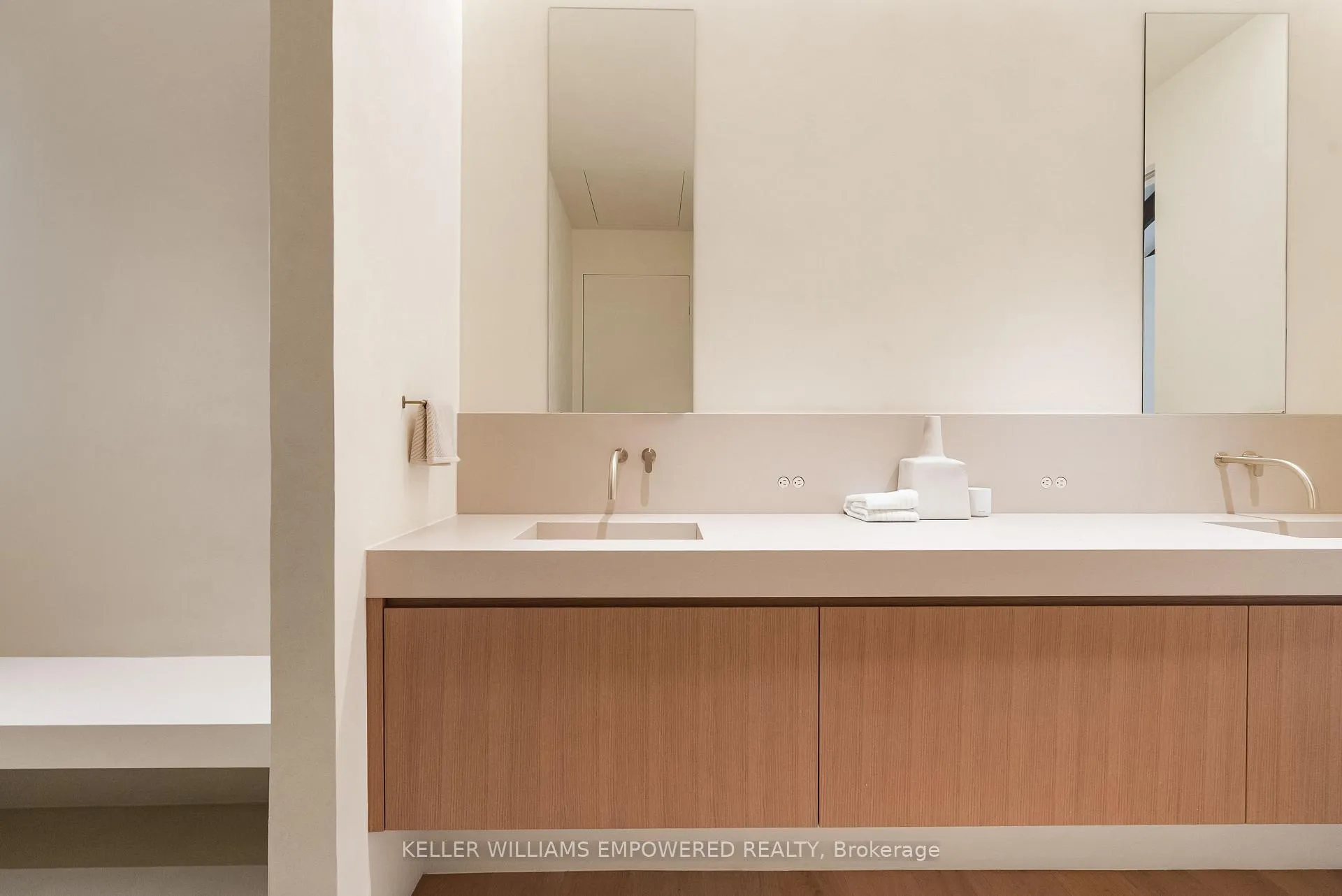 Photo 18 of Unit 2, 722 Lansdowne Avenue, Toronto, Dovercourt-Wallace Emerson-Junction — HOMEH