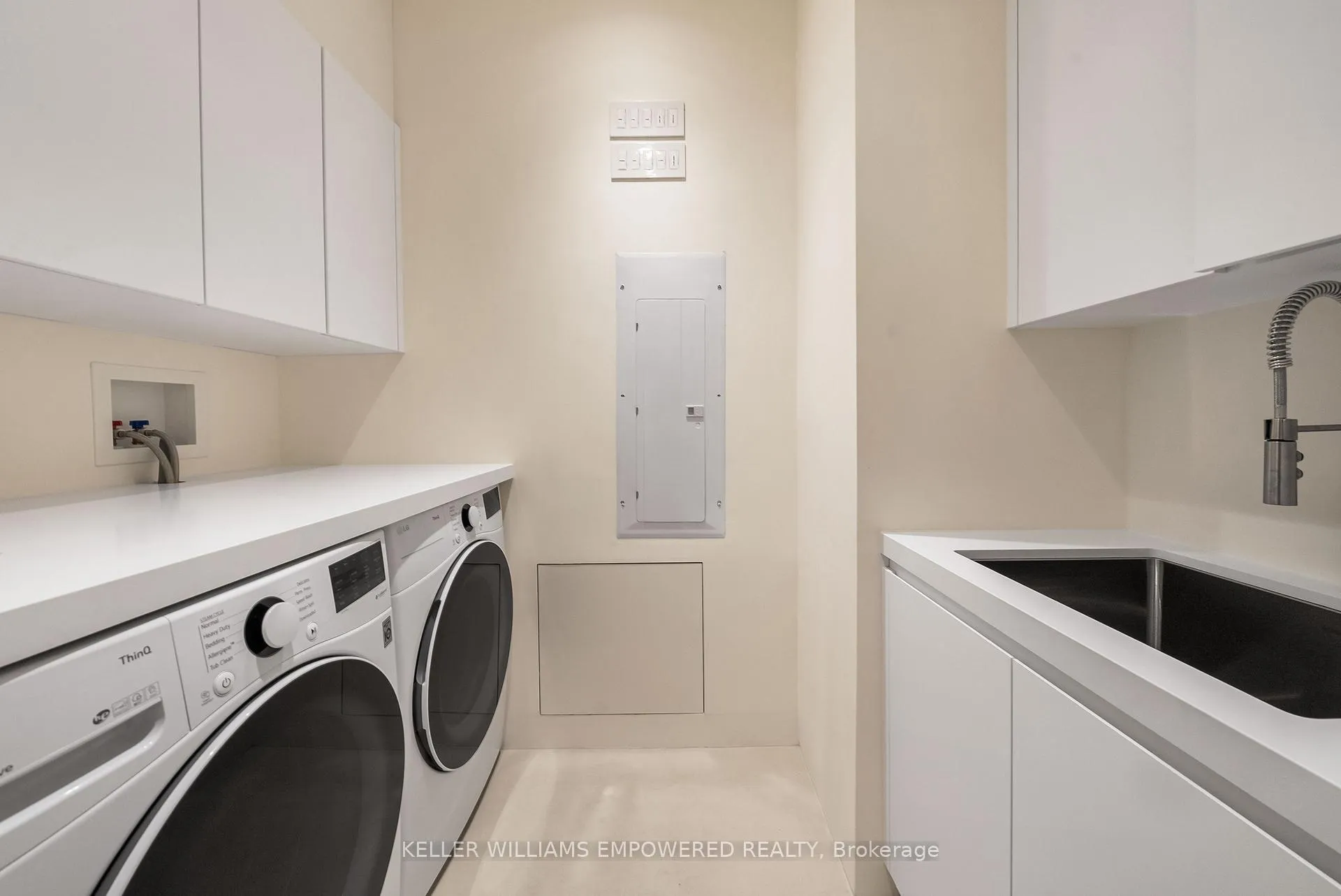 Photo 27 of Unit 2, 722 Lansdowne Avenue, Toronto, Dovercourt-Wallace Emerson-Junction — HOMEH