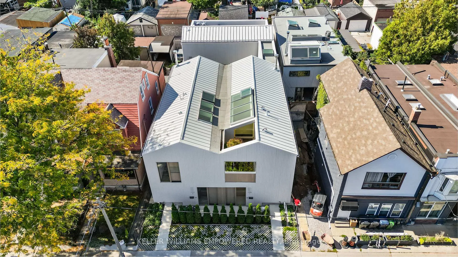 Photo 38 of Unit 2, 722 Lansdowne Avenue, Toronto, Dovercourt-Wallace Emerson-Junction — HOMEH