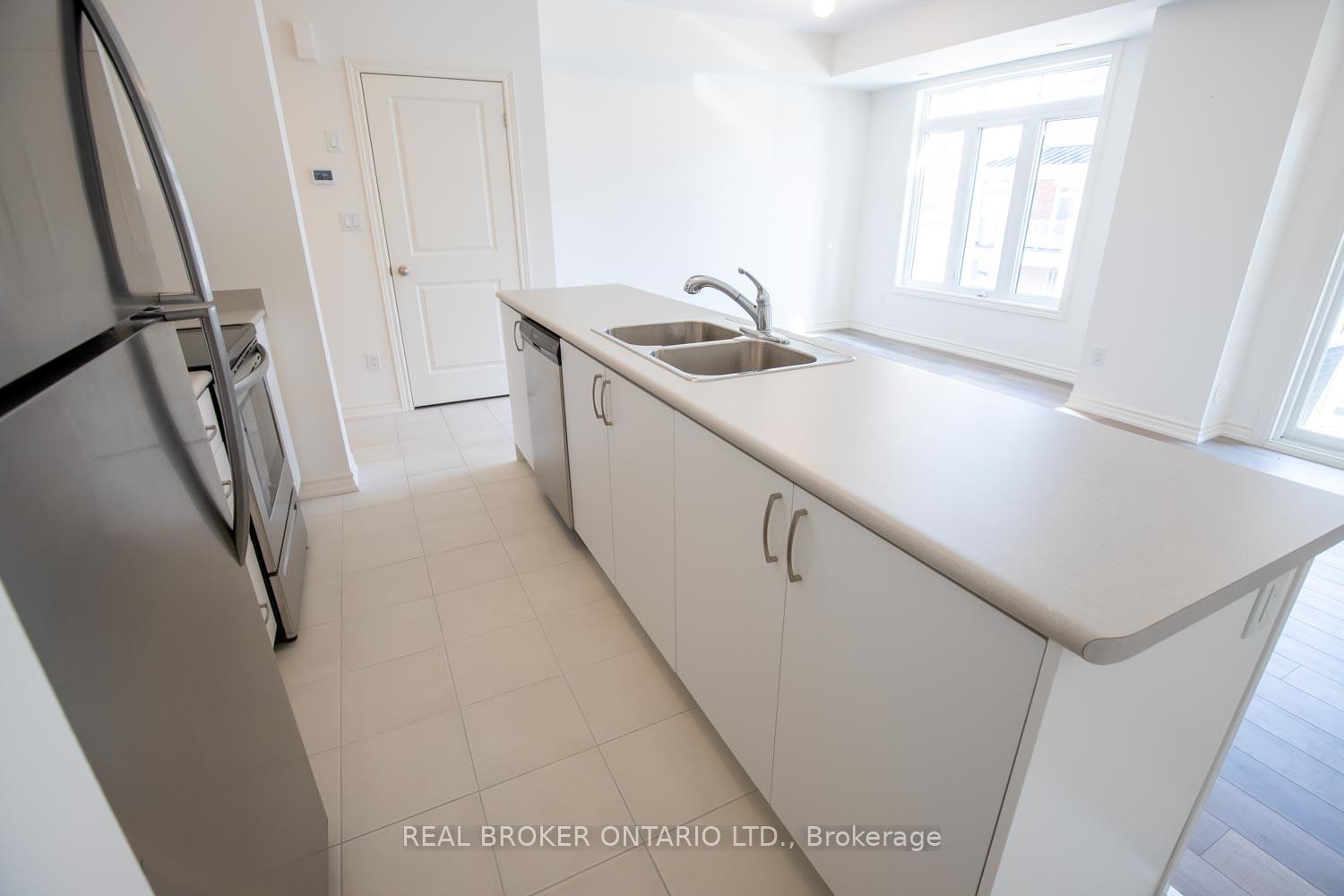 Photo 33 of Unit 36, 2574 Ladyfern Crossing, Pickering, Duffin Heights — HOMEH