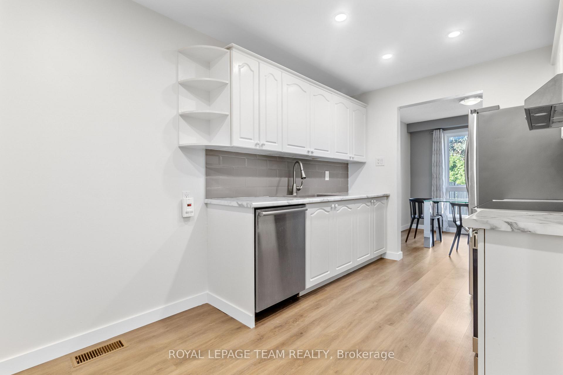 Photo 13 of 34 Shadetree Crescent, Ottawa, Borden Farm/Stewart Farm/Carleton Heights/Parkwood Hills — HOMEH