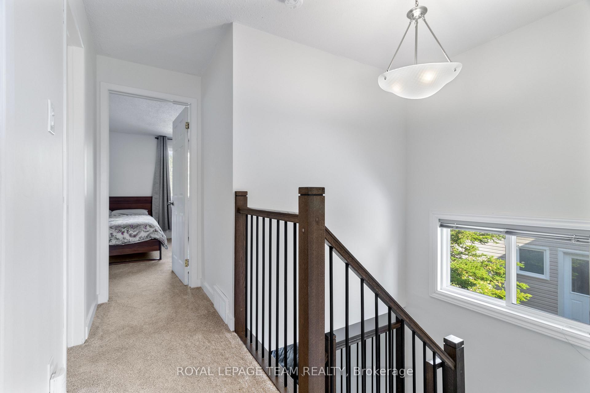 Photo 16 of 34 Shadetree Crescent, Ottawa, Borden Farm/Stewart Farm/Carleton Heights/Parkwood Hills — HOMEH