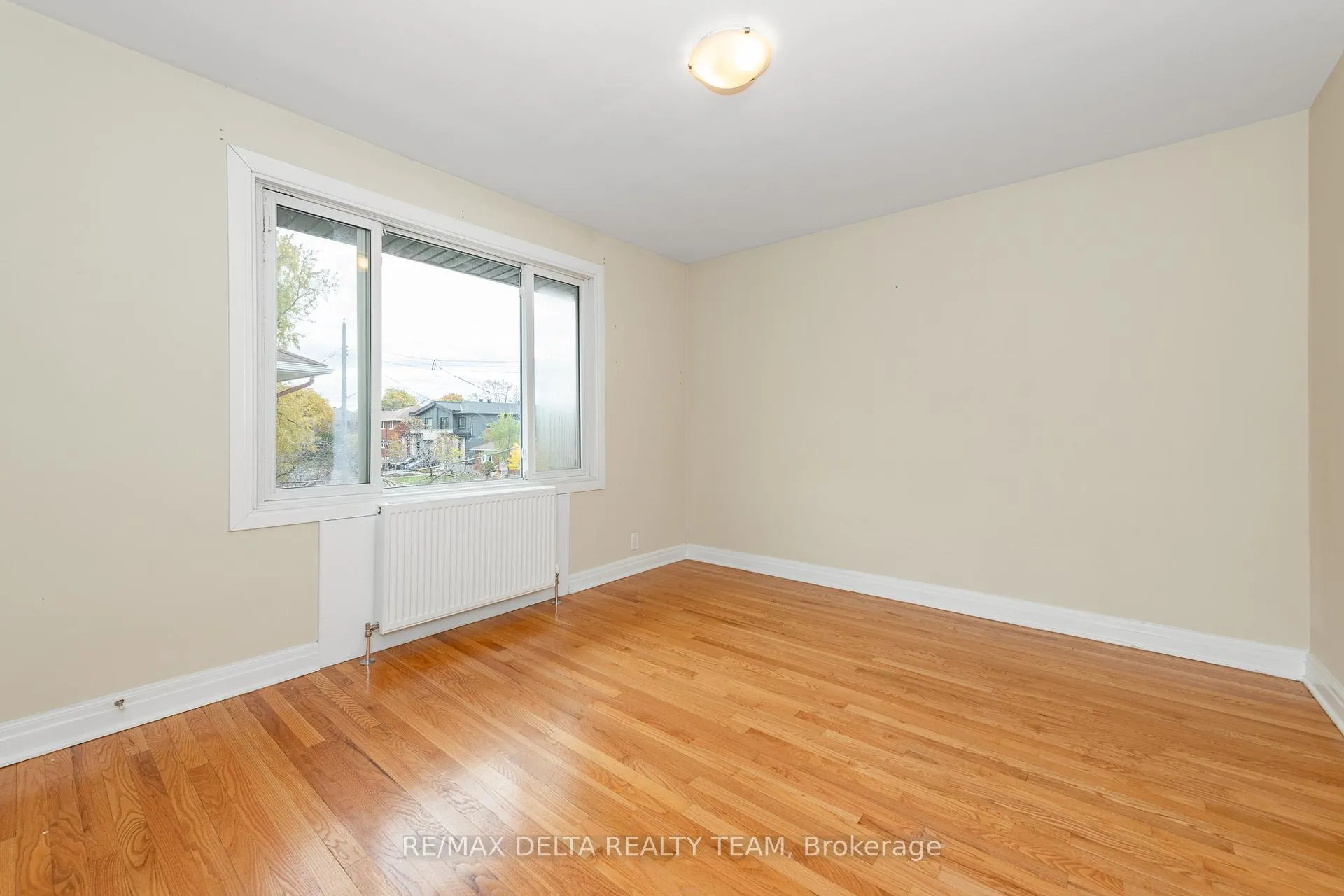 Photo 14 of Unit 6, 416 Dovercourt Avenue, Ottawa, Laurentianview — HOMEH