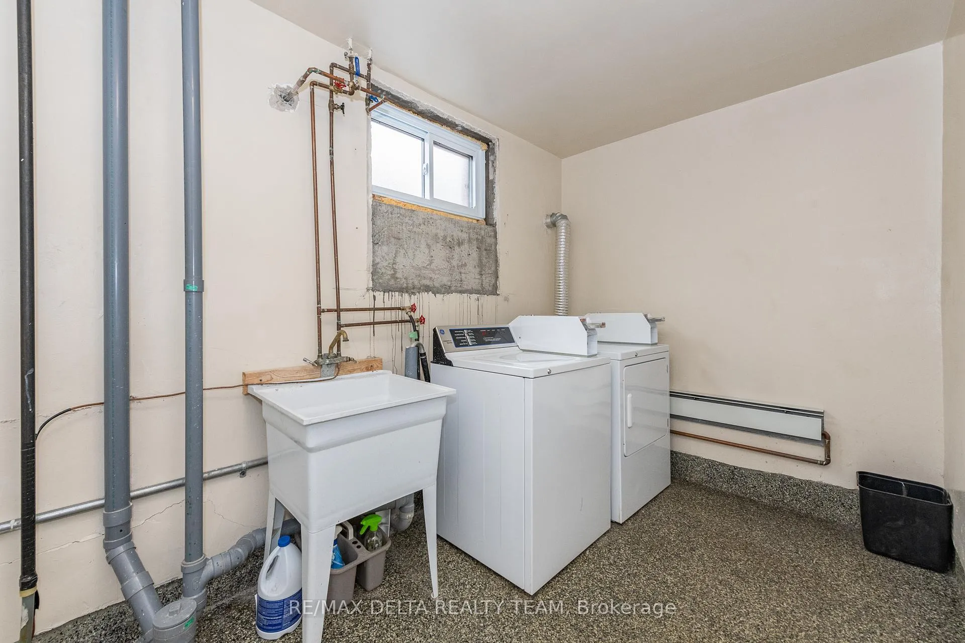 Photo 16 of Unit 6, 416 Dovercourt Avenue, Ottawa, Laurentianview — HOMEH