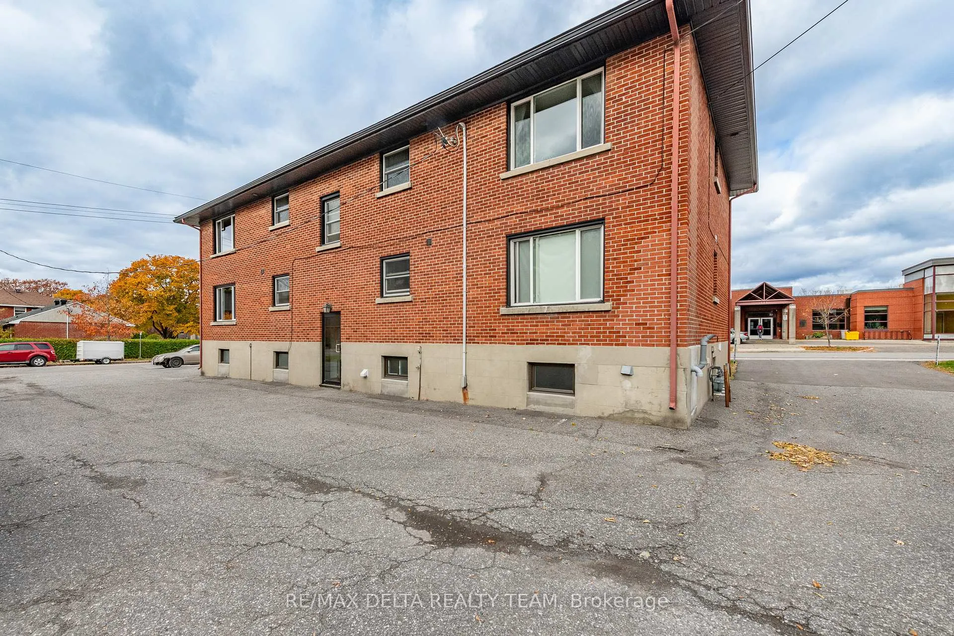 Photo 18 of Unit 6, 416 Dovercourt Avenue, Ottawa, Laurentianview — HOMEH