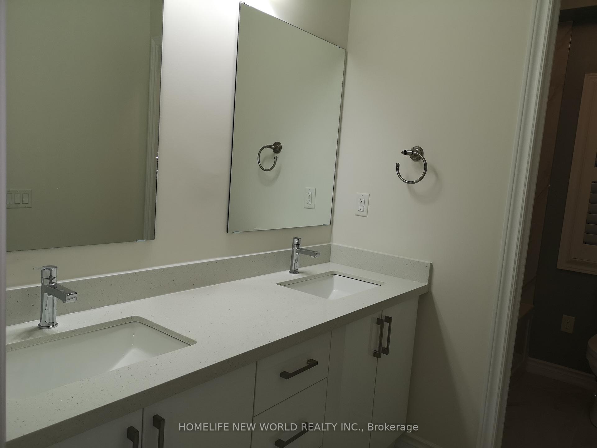 Photo 2 of Unit Main, 96 Roth Street, Aurora, Rural Aurora — HOMEH