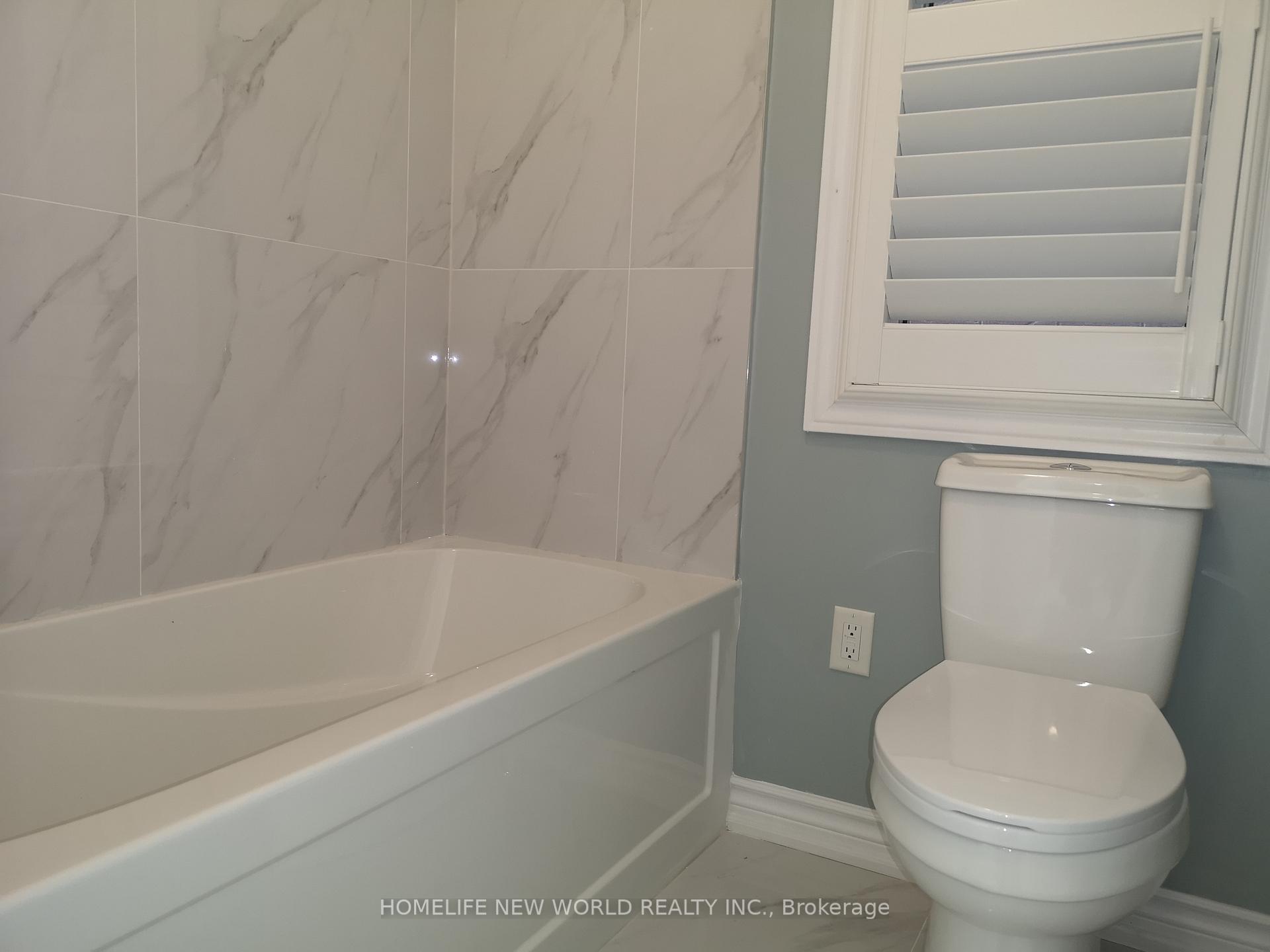 Photo 3 of Unit Main, 96 Roth Street, Aurora, Rural Aurora — HOMEH