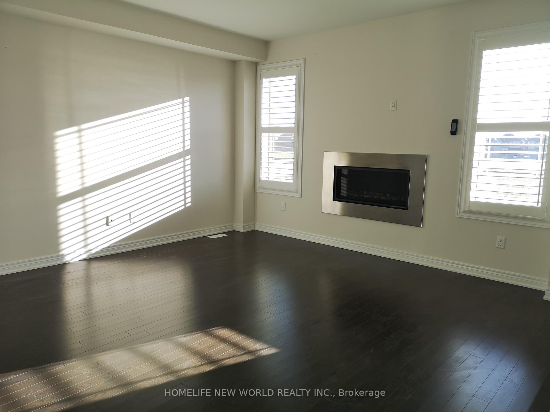 Photo 7 of Unit Main, 96 Roth Street, Aurora, Rural Aurora — HOMEH