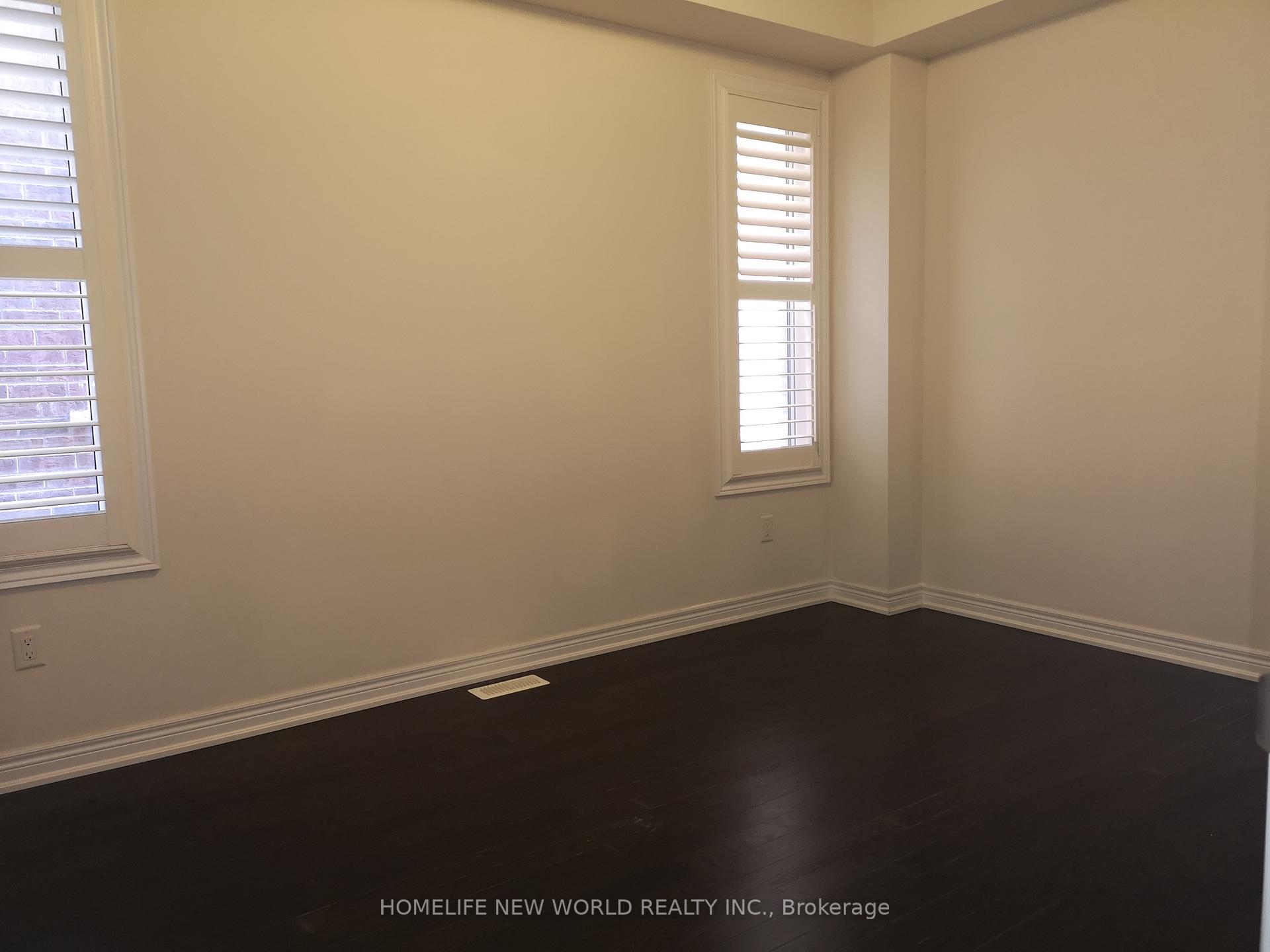 Photo 9 of Unit Main, 96 Roth Street, Aurora, Rural Aurora — HOMEH