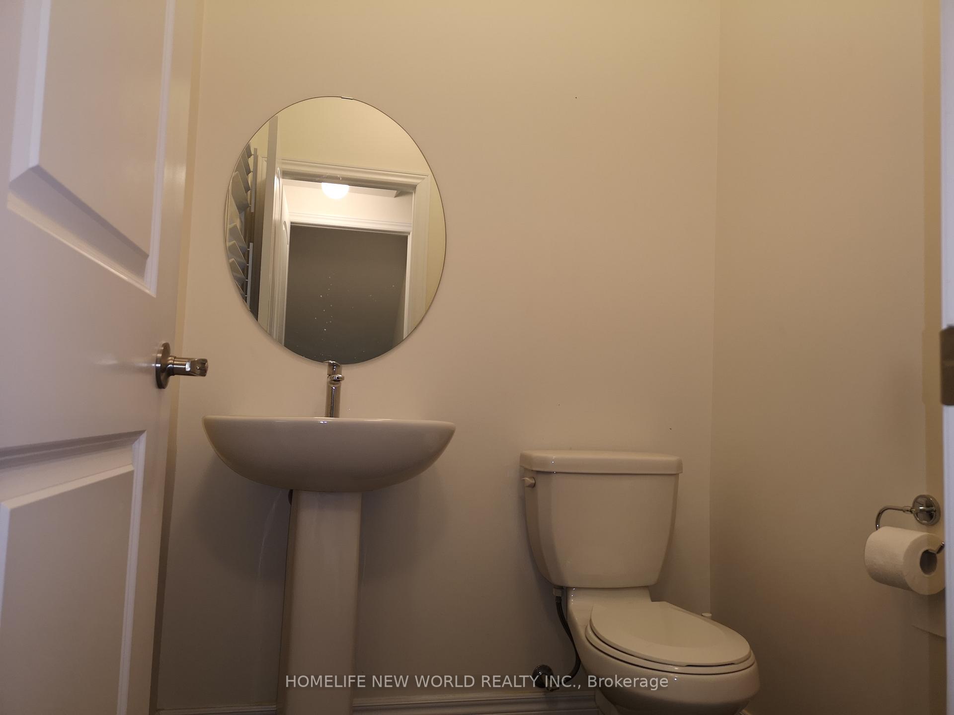 Photo 10 of Unit Main, 96 Roth Street, Aurora, Rural Aurora — HOMEH