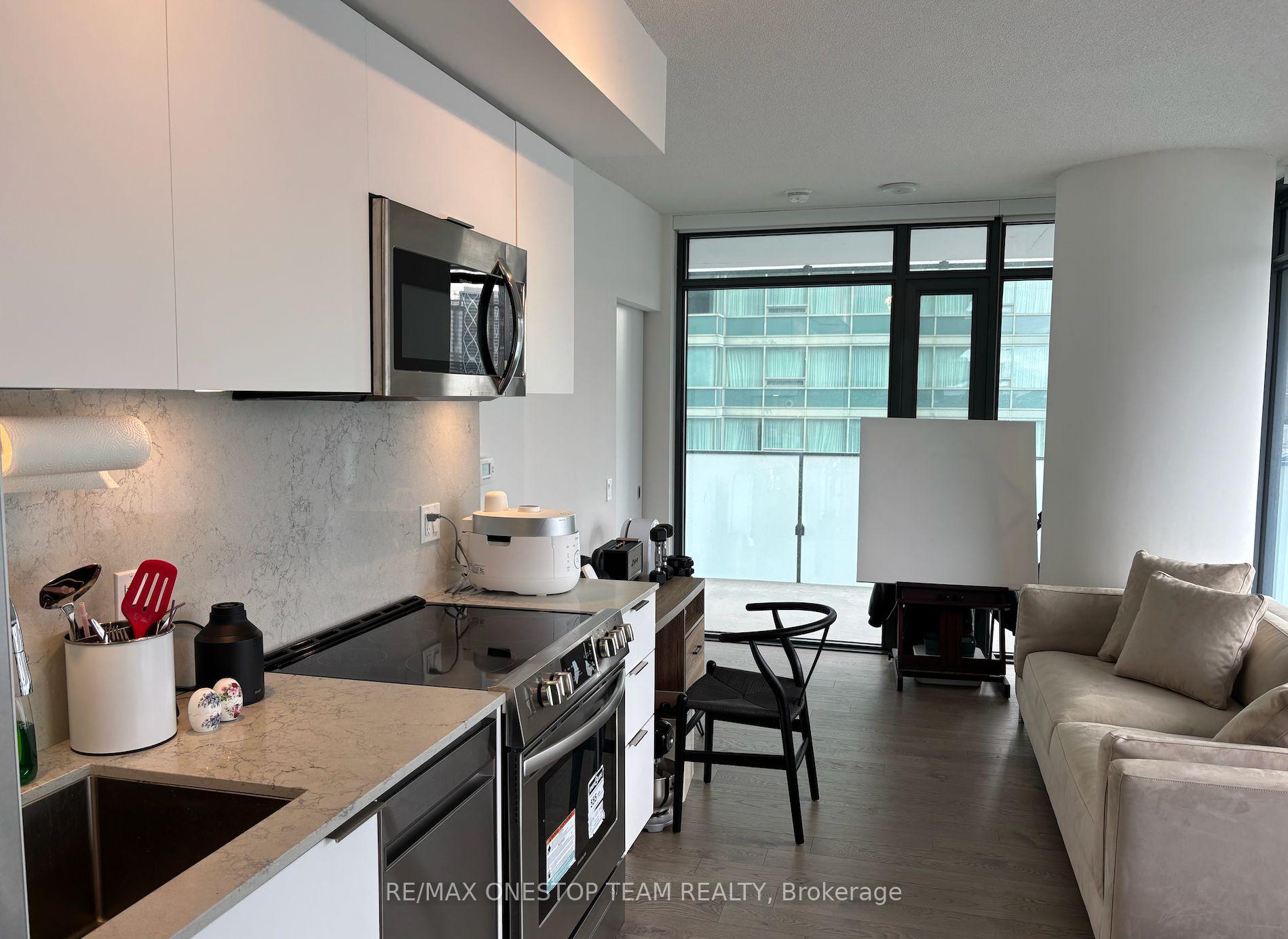 Photo 2 of Unit 1312, 25 Richmond Street E, Toronto, Church-Yonge Corridor — HOMEH