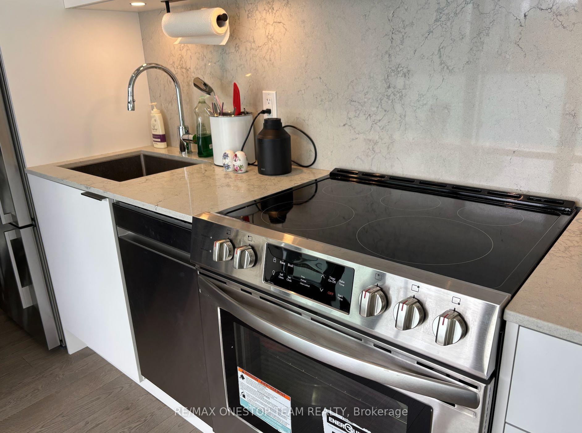 Photo 5 of Unit 1312, 25 Richmond Street E, Toronto, Church-Yonge Corridor — HOMEH