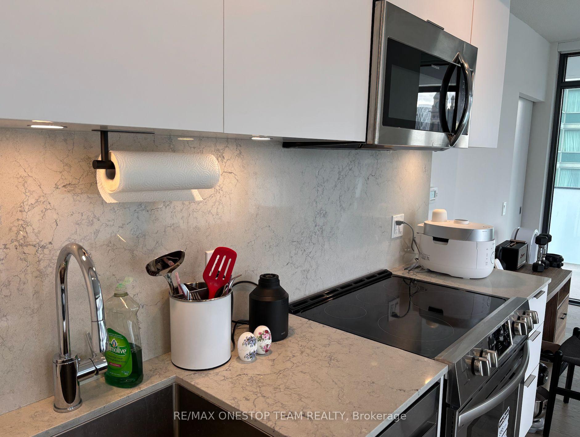 Photo 6 of Unit 1312, 25 Richmond Street E, Toronto, Church-Yonge Corridor — HOMEH