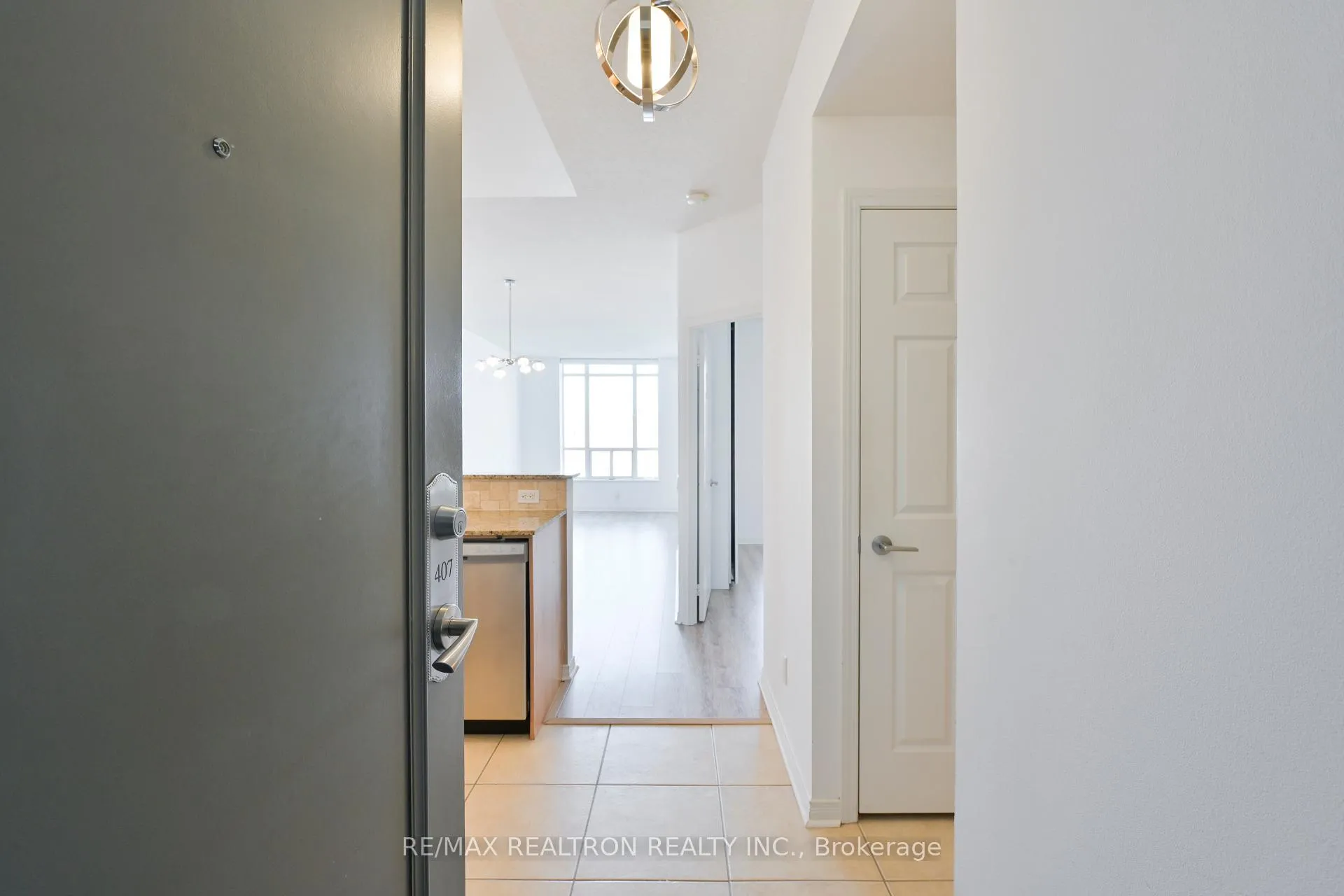 Photo 5 of Unit 407, 451 Rosewell Avenue, Toronto, Lawrence Park South — HOMEH