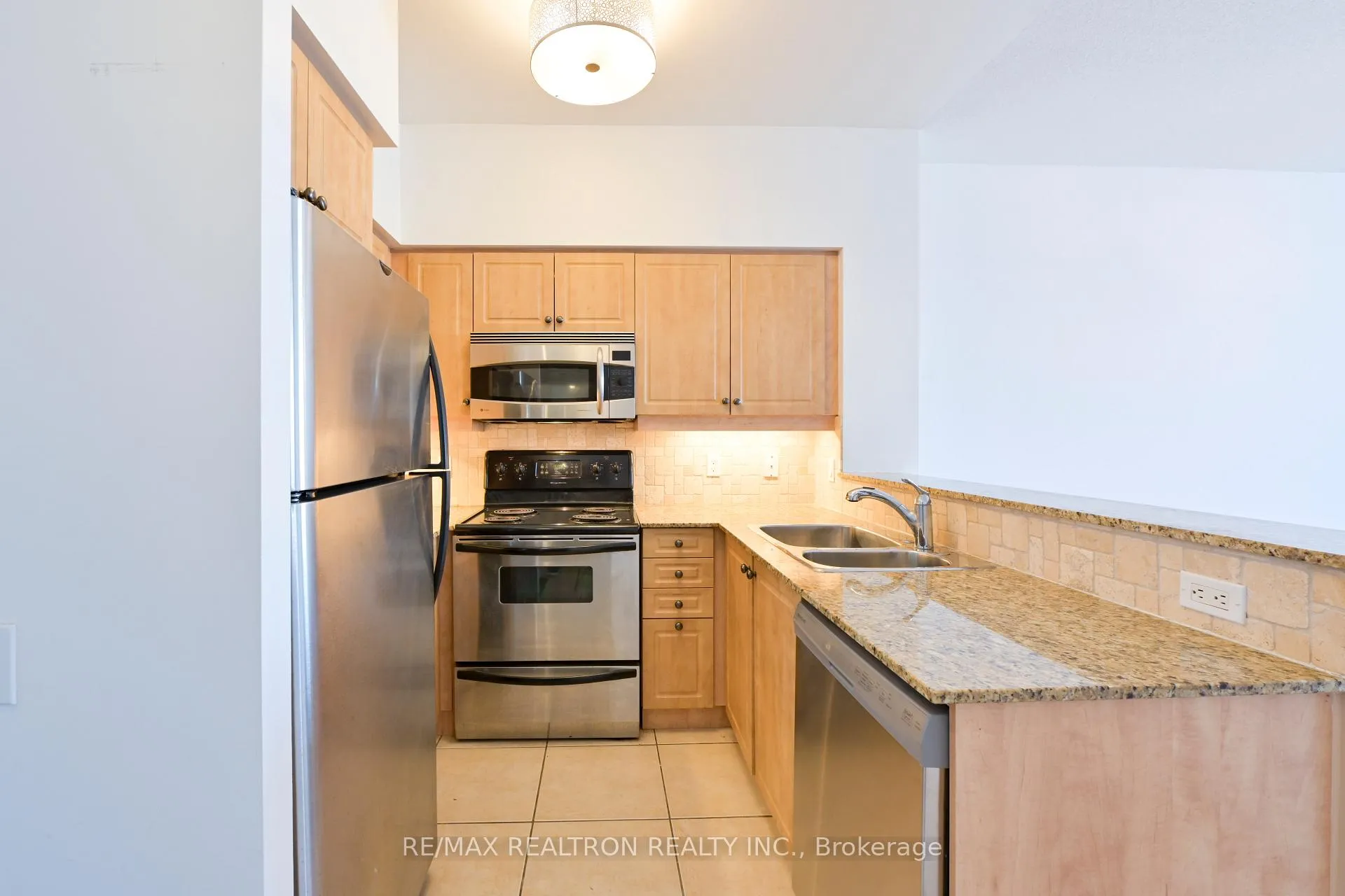 Photo 9 of Unit 407, 451 Rosewell Avenue, Toronto, Lawrence Park South — HOMEH