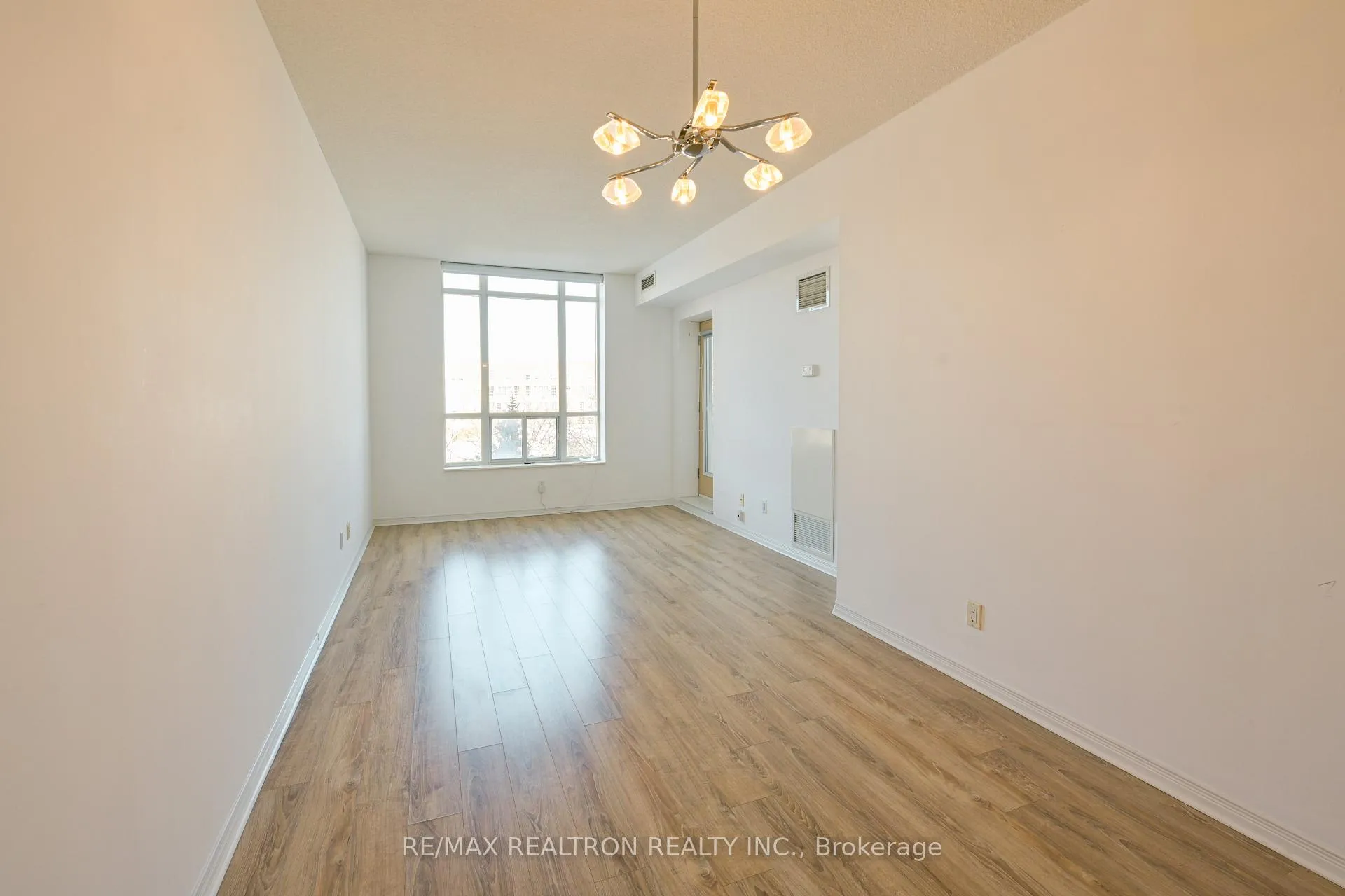 Photo 15 of Unit 407, 451 Rosewell Avenue, Toronto, Lawrence Park South — HOMEH