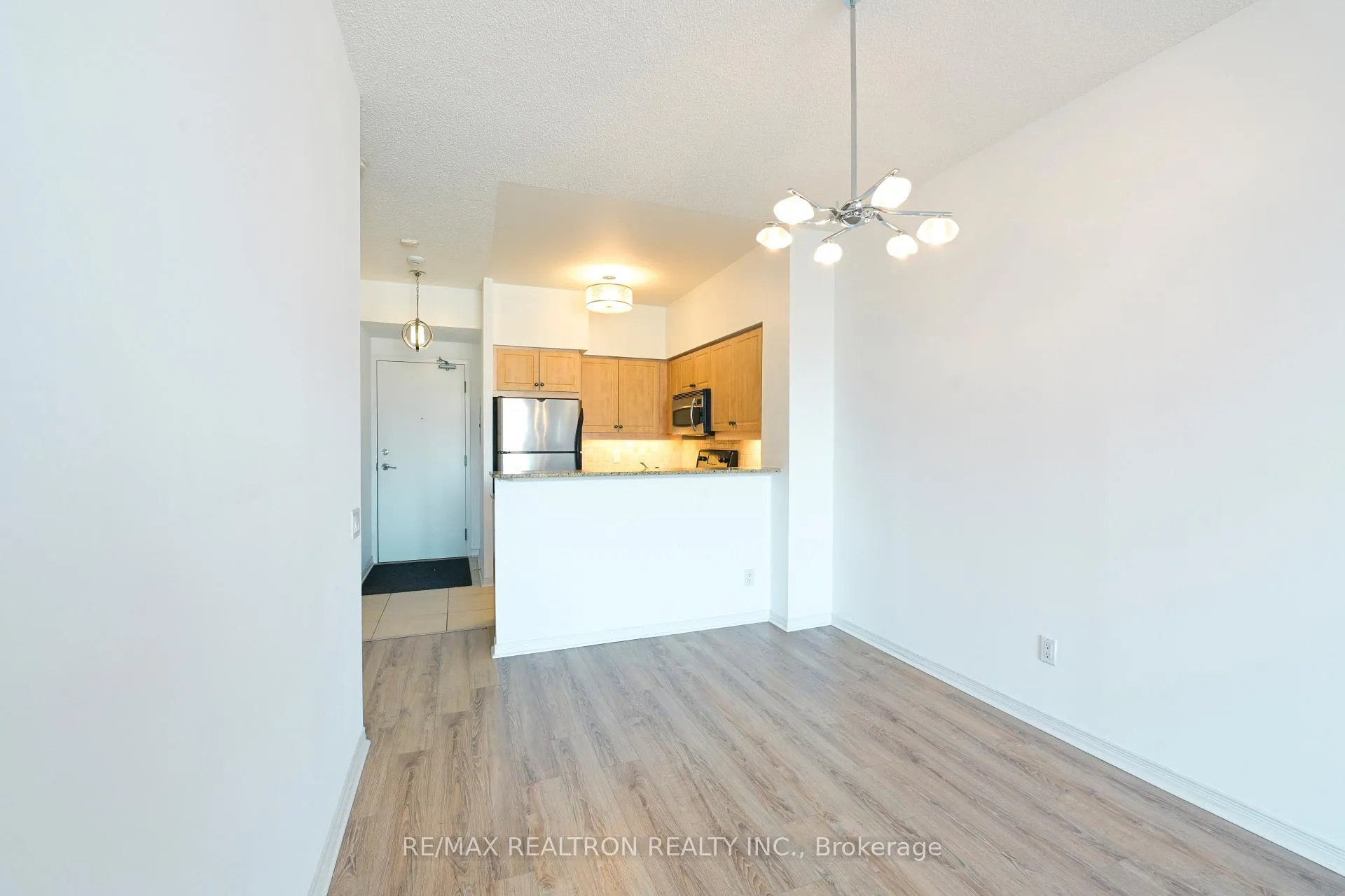 Photo 16 of Unit 407, 451 Rosewell Avenue, Toronto, Lawrence Park South — HOMEH