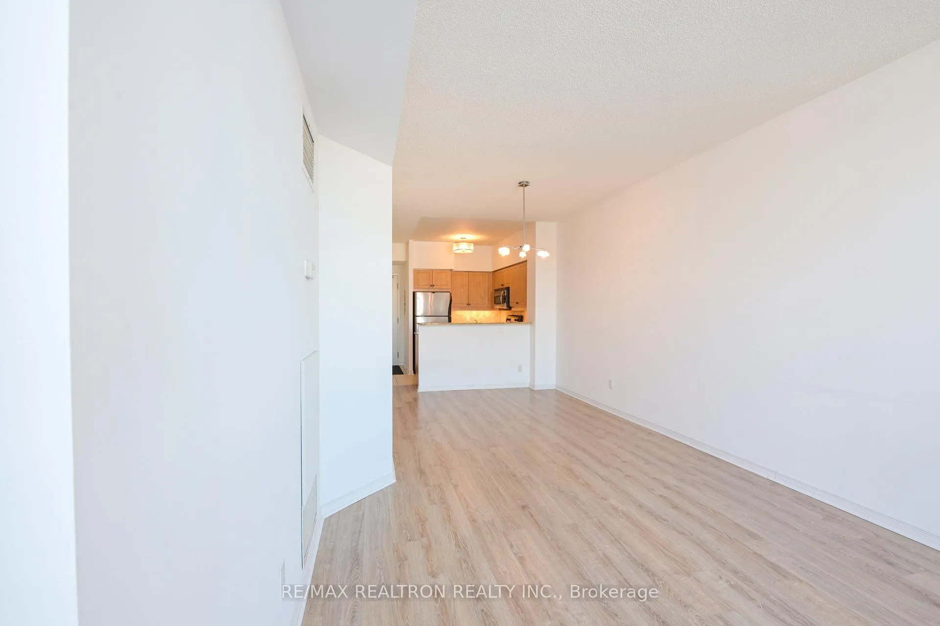 Photo 17 of Unit 407, 451 Rosewell Avenue, Toronto, Lawrence Park South — HOMEH