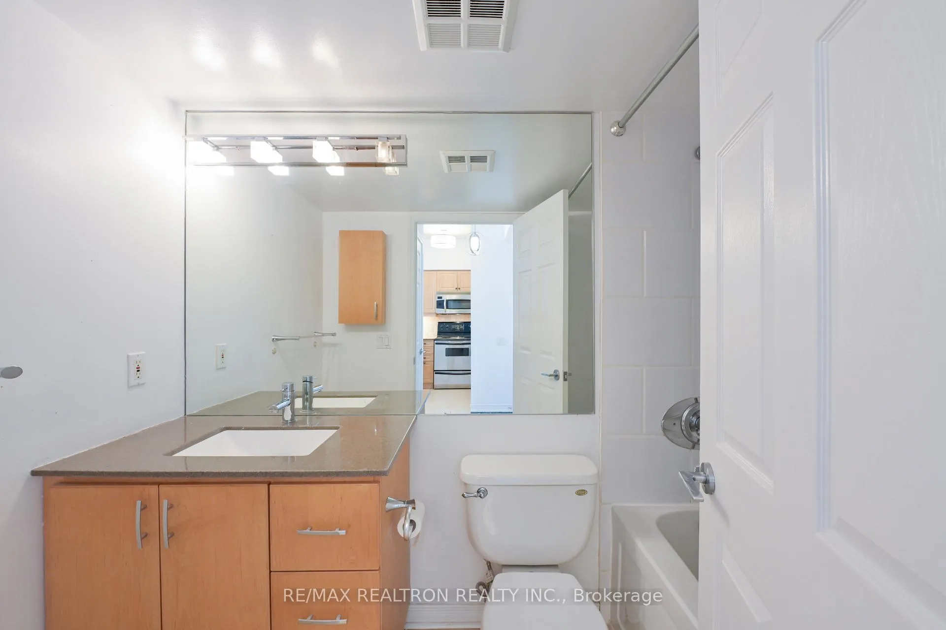 Photo 32 of Unit 407, 451 Rosewell Avenue, Toronto, Lawrence Park South — HOMEH