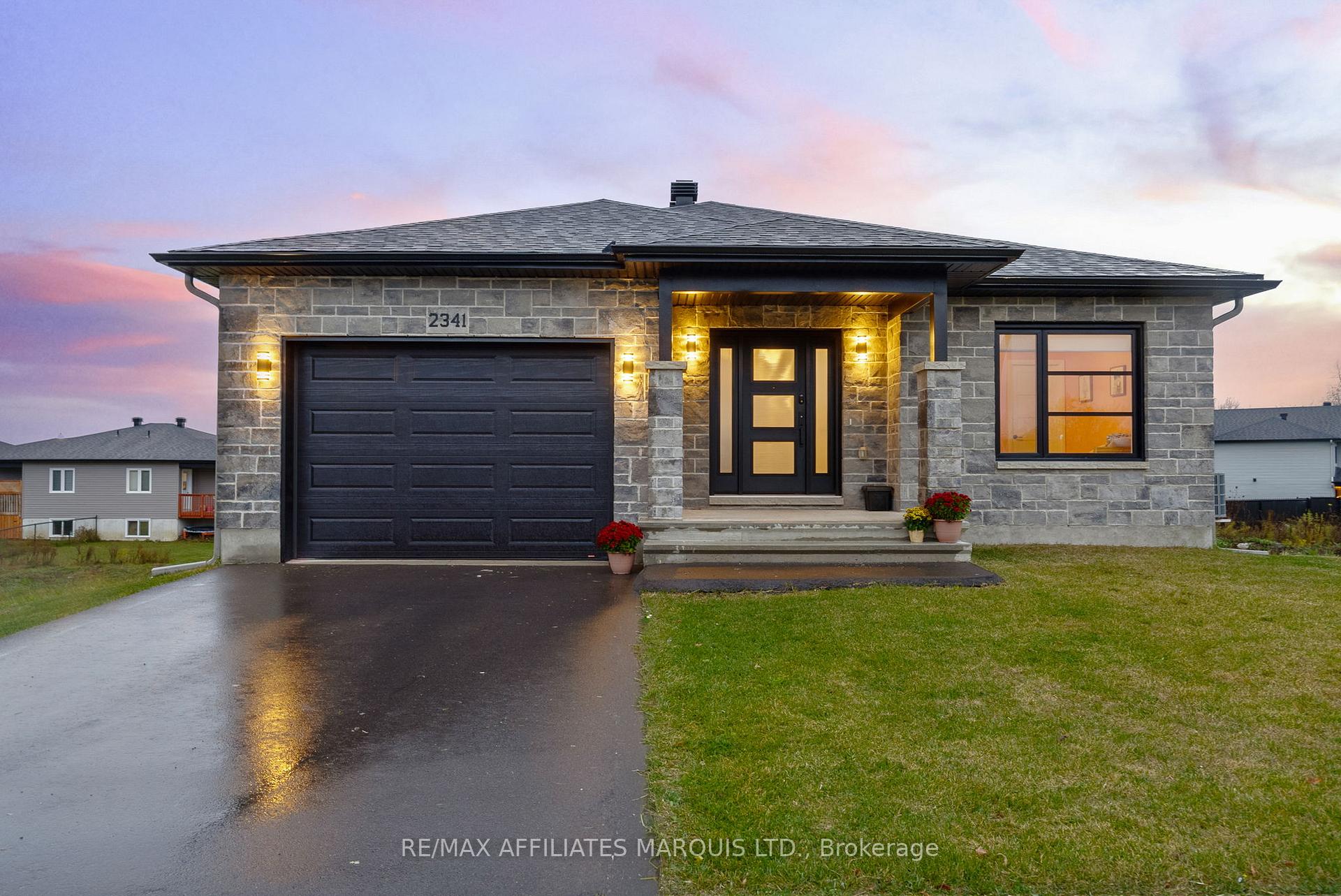 Photo 1 of 2341 Crewson Court, Cornwall — HOMEH