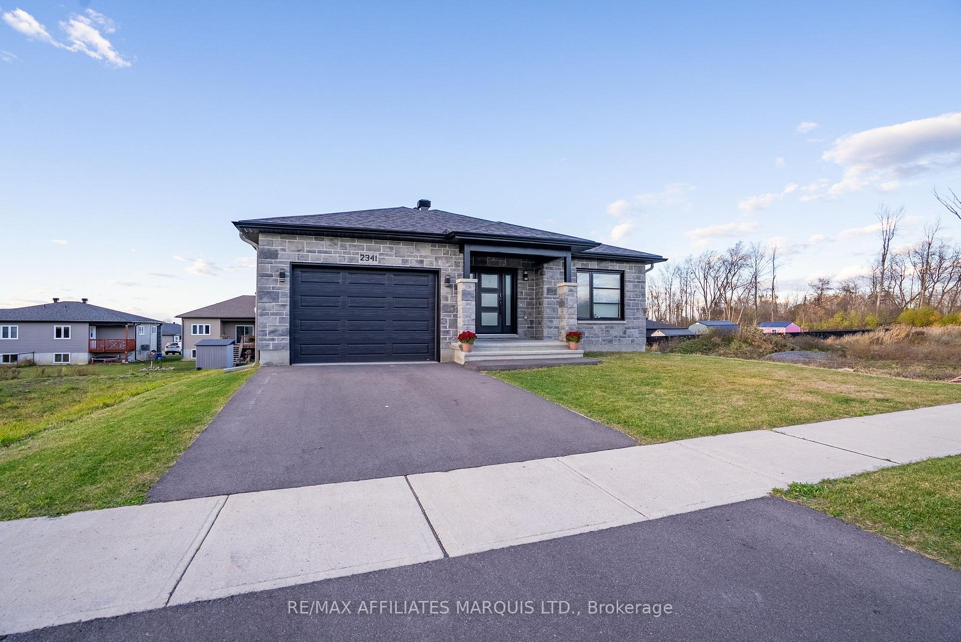 Photo 6 of 2341 Crewson Court, Cornwall — HOMEH