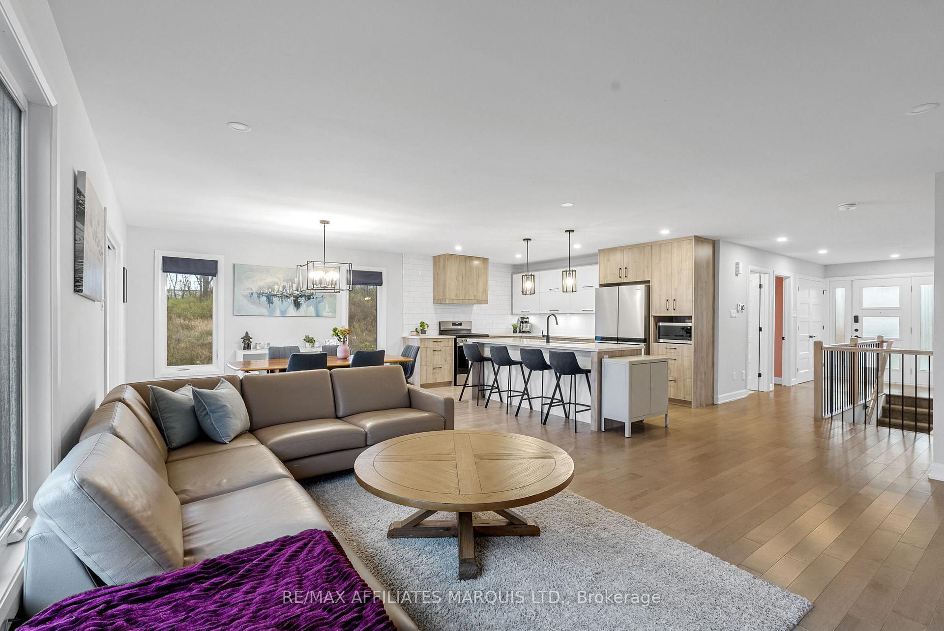 Photo 5 of 2341 Crewson Court, Cornwall — HOMEH