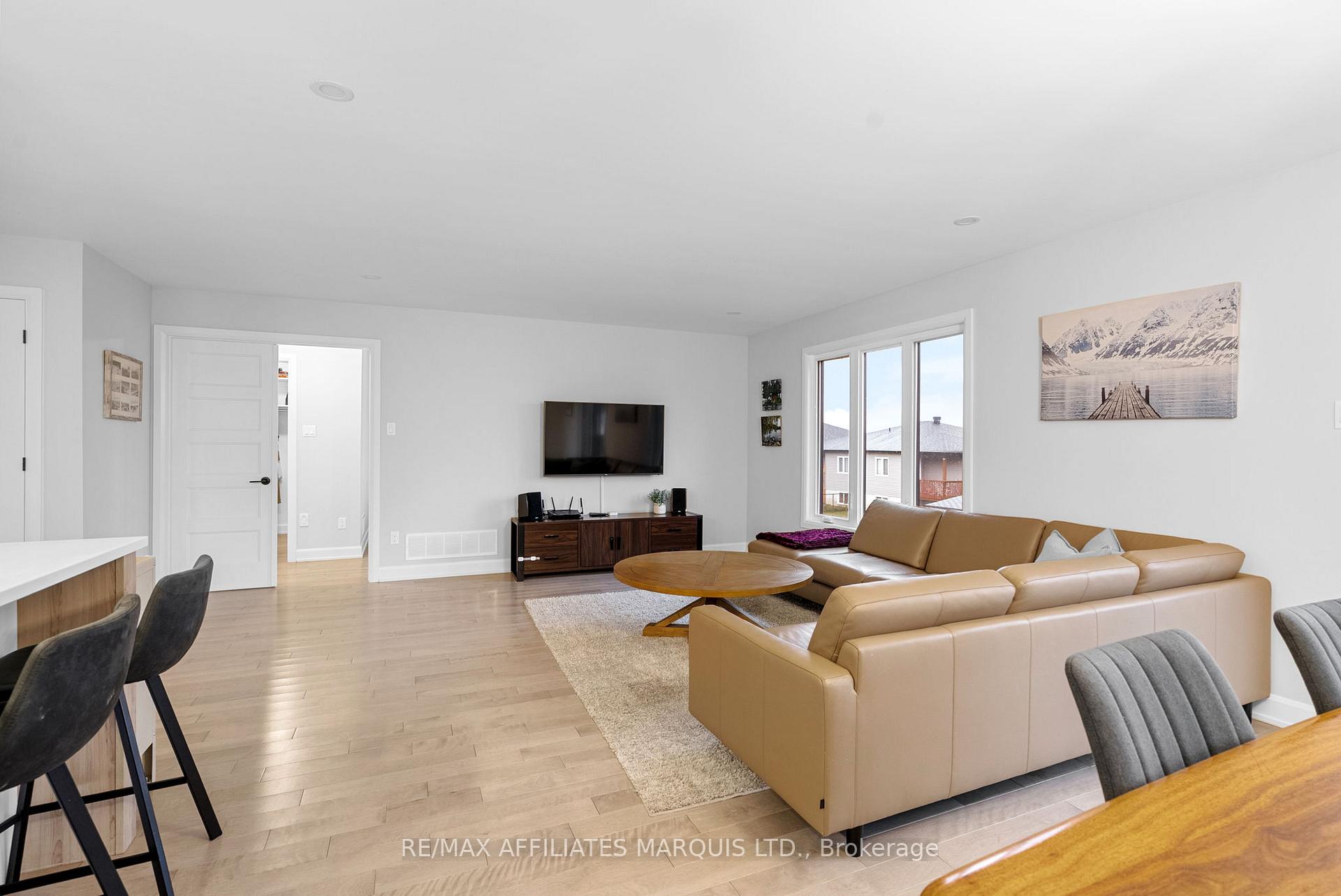Photo 17 of 2341 Crewson Court, Cornwall — HOMEH