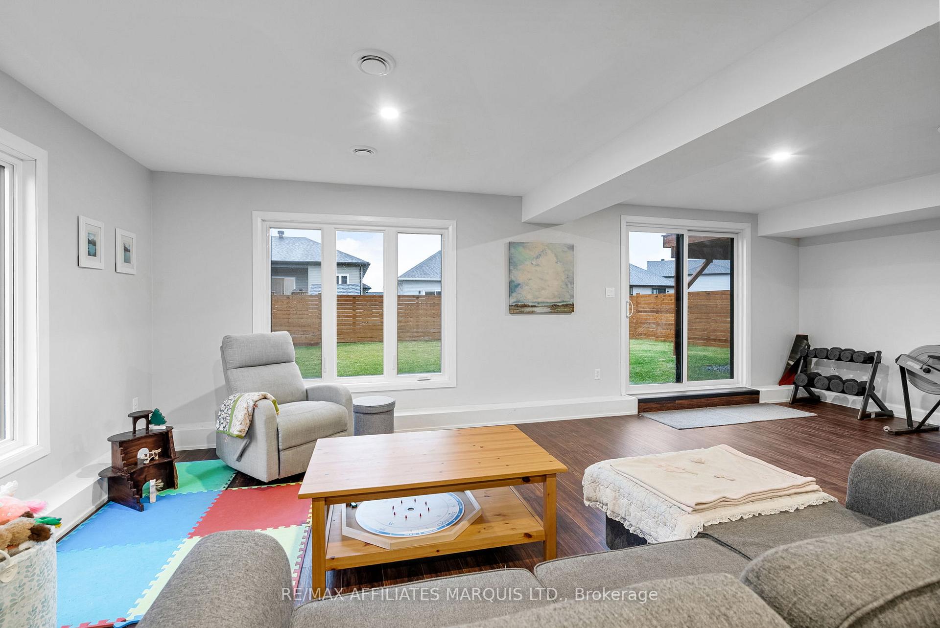 Photo 35 of 2341 Crewson Court, Cornwall — HOMEH