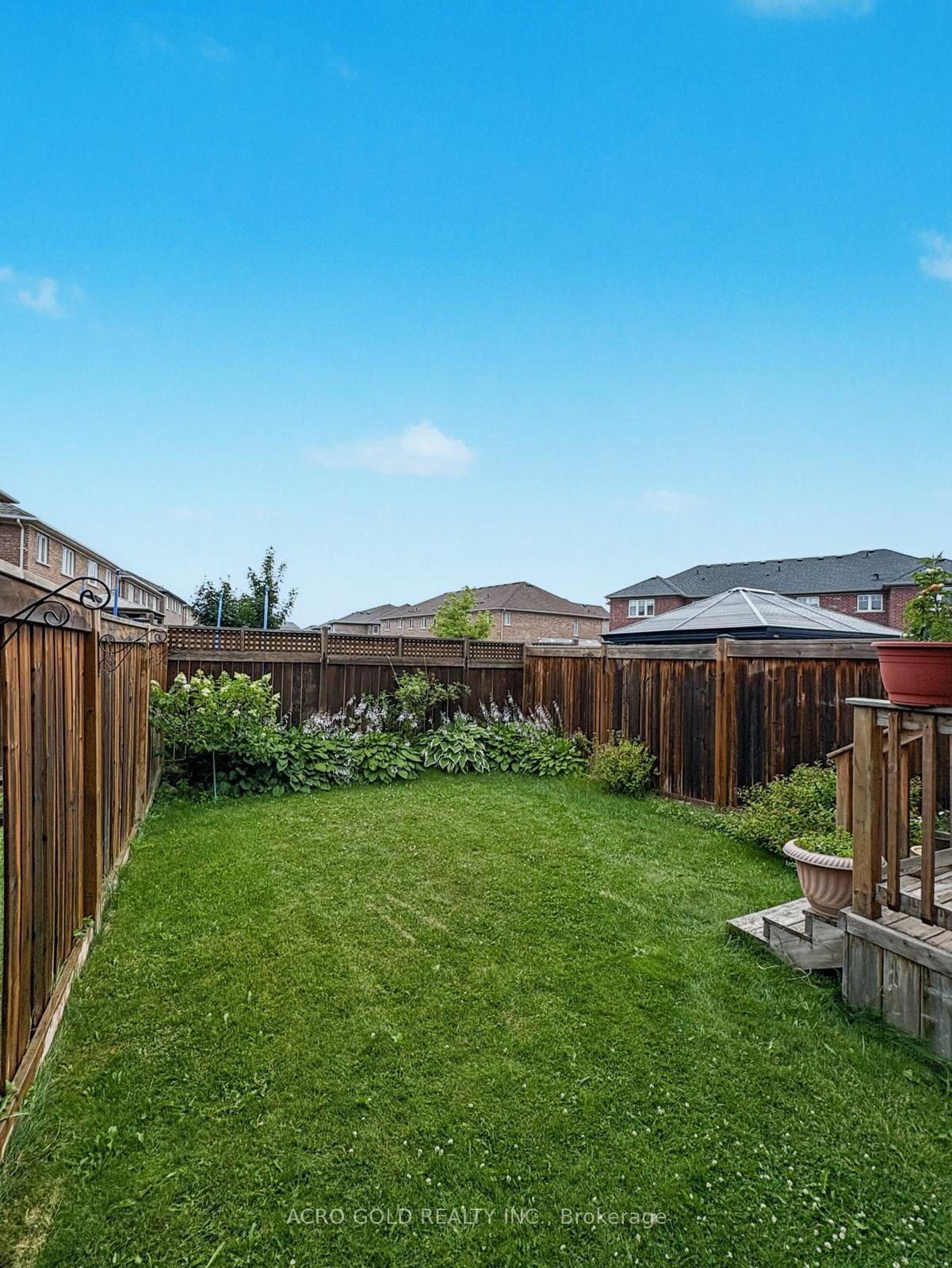 Photo 2 of 10 Abigail Crescent, Caledon, Rural Caledon — HOMEH