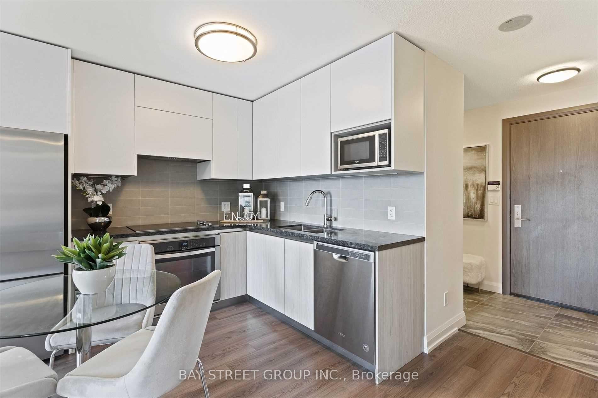 Photo 9 of Unit 727, 25 Water Walk Drive, Markham, Unionville — HOMEH