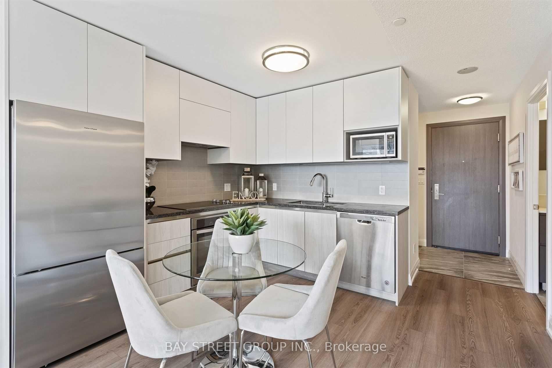 Photo 10 of Unit 727, 25 Water Walk Drive, Markham, Unionville — HOMEH