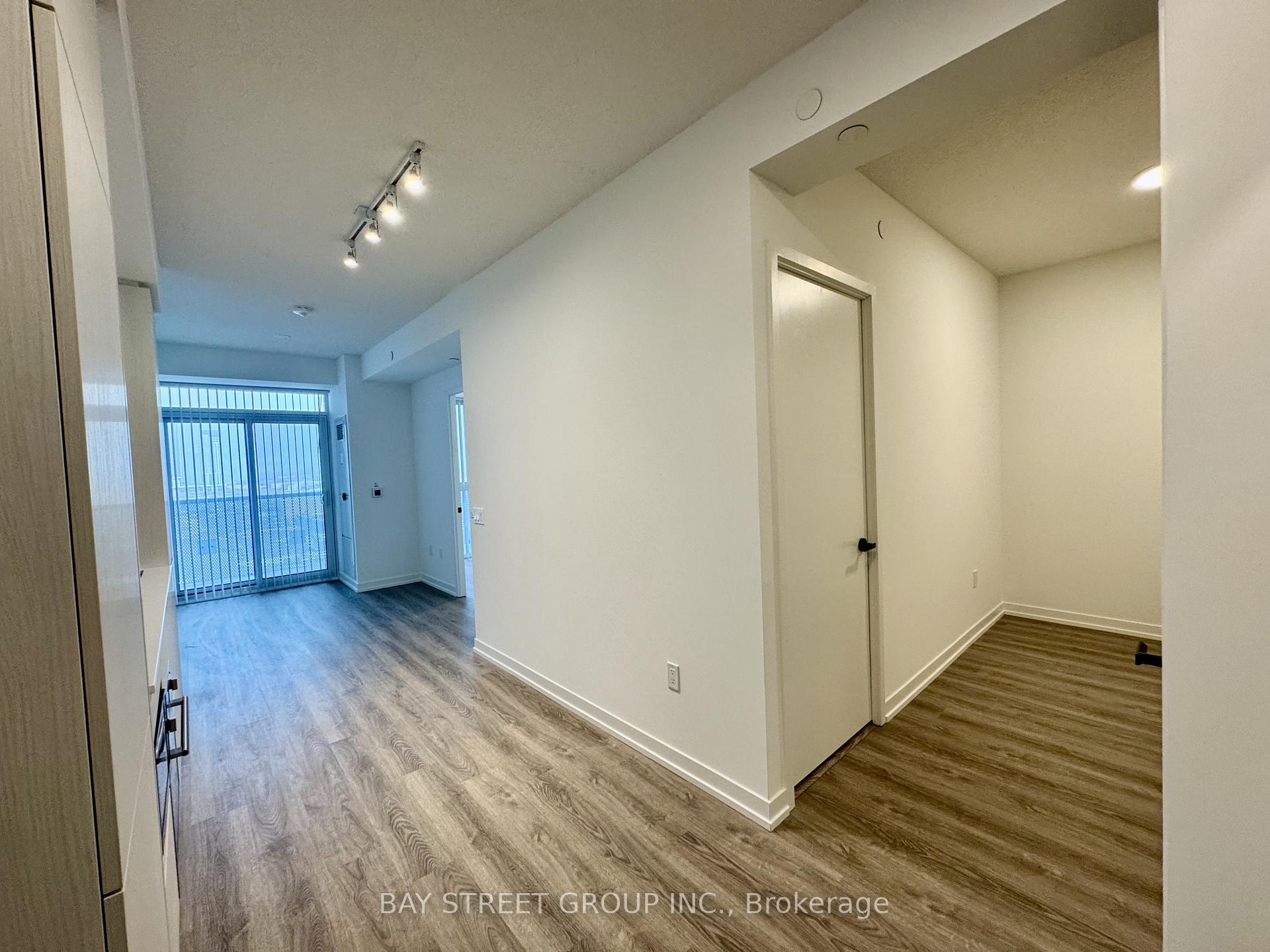 Photo 1 of Unit 1007, 8 Interchange Way, Vaughan, Vaughan Corporate Centre — HOMEH
