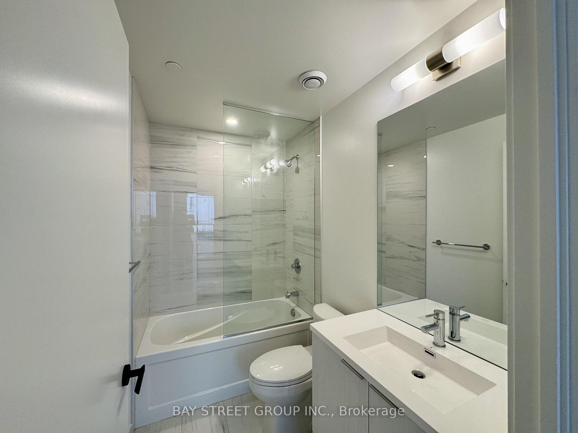 Photo 3 of Unit 1007, 8 Interchange Way, Vaughan, Vaughan Corporate Centre — HOMEH