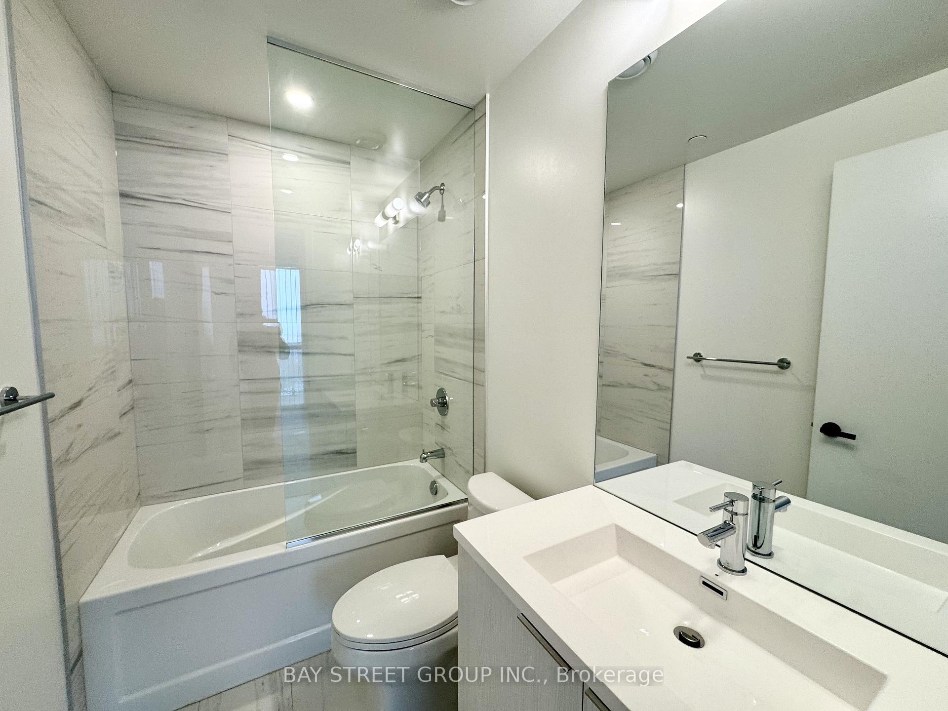 Photo 4 of Unit 1007, 8 Interchange Way, Vaughan, Vaughan Corporate Centre — HOMEH