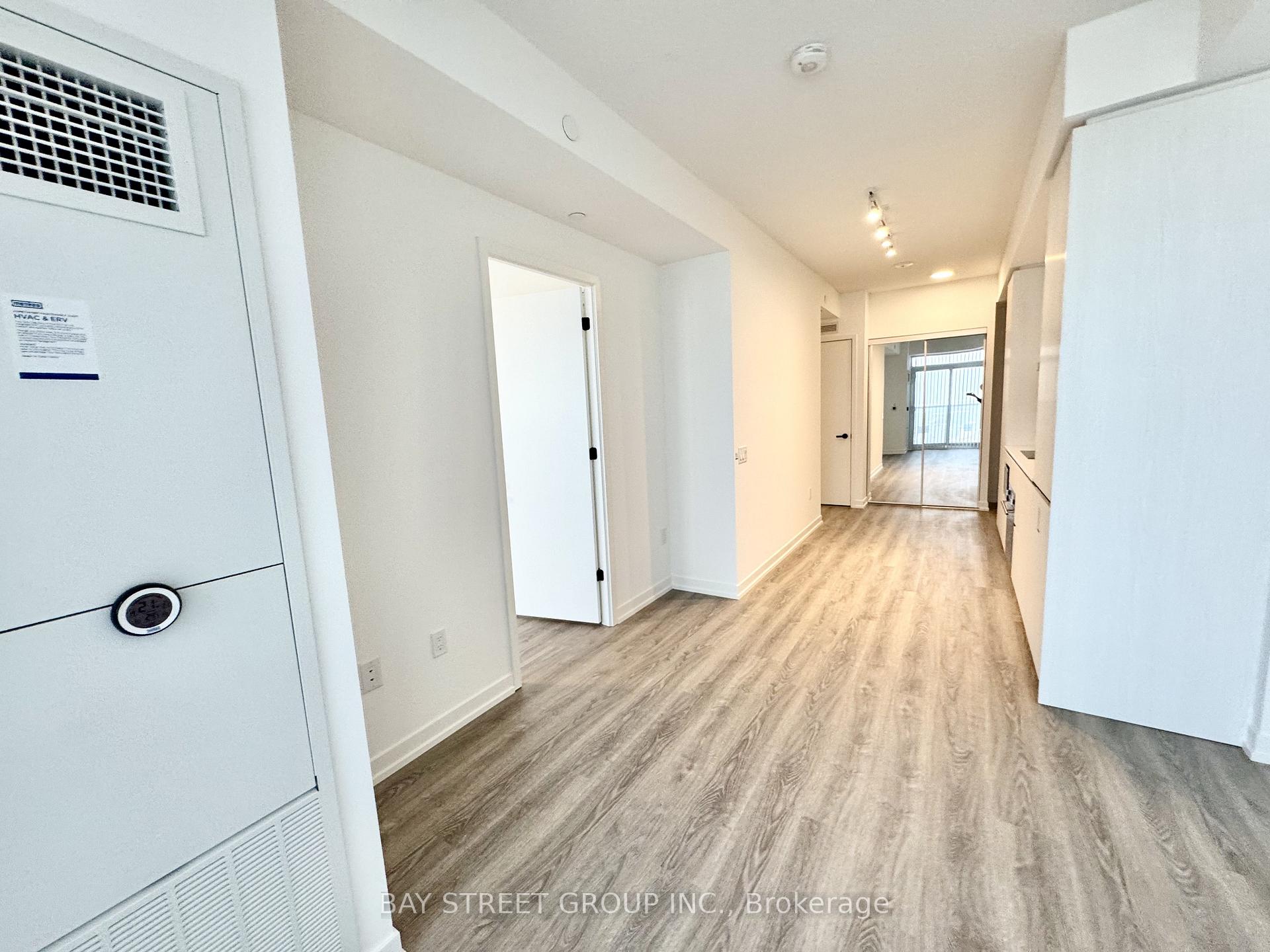 Photo 6 of Unit 1007, 8 Interchange Way, Vaughan, Vaughan Corporate Centre — HOMEH